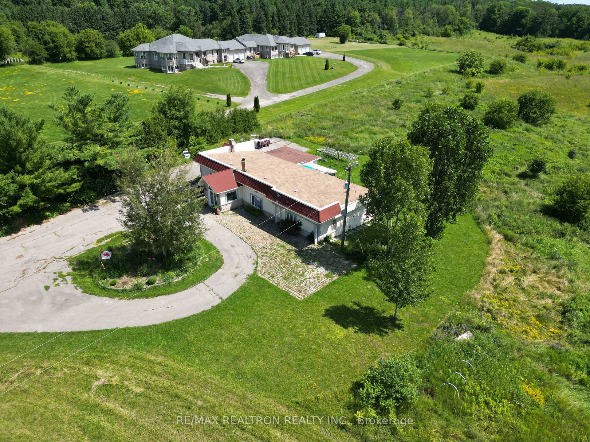 Photo 11 of 14385 Jane Street, King, Rural King — HOMEH