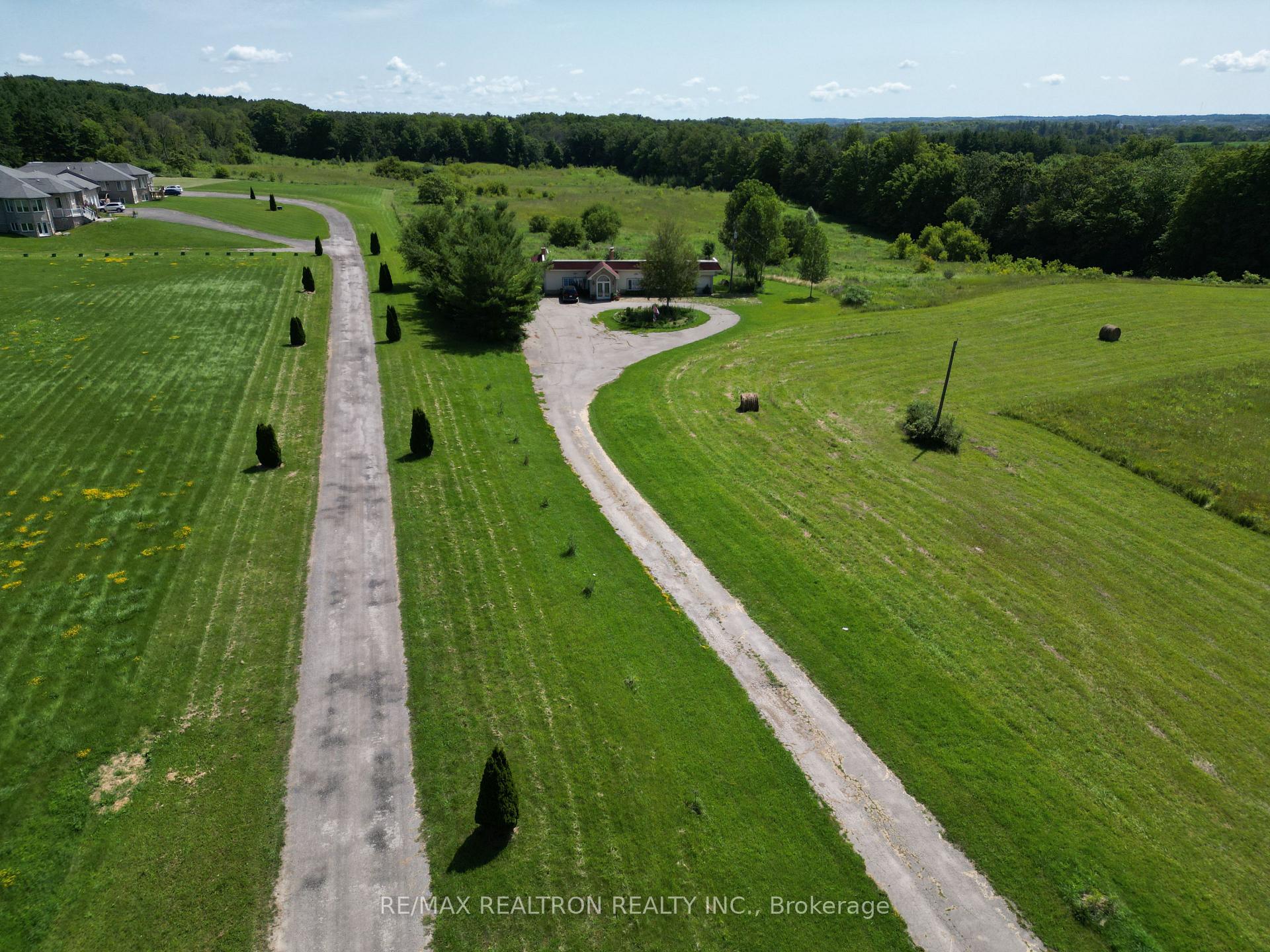 Photo 16 of 14385 Jane Street, King, Rural King — HOMEH