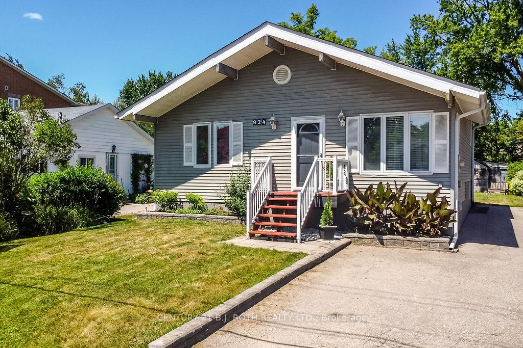 Front of 924 Vicrol Drive
