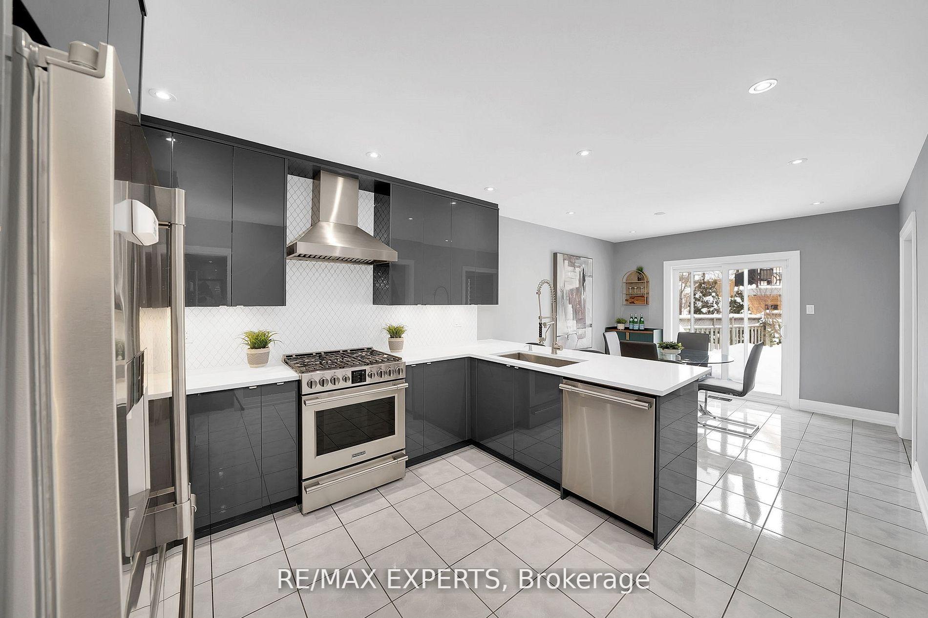 Photo 5 of 10 Kildrummy Gate, Vaughan, Maple — HOMEH