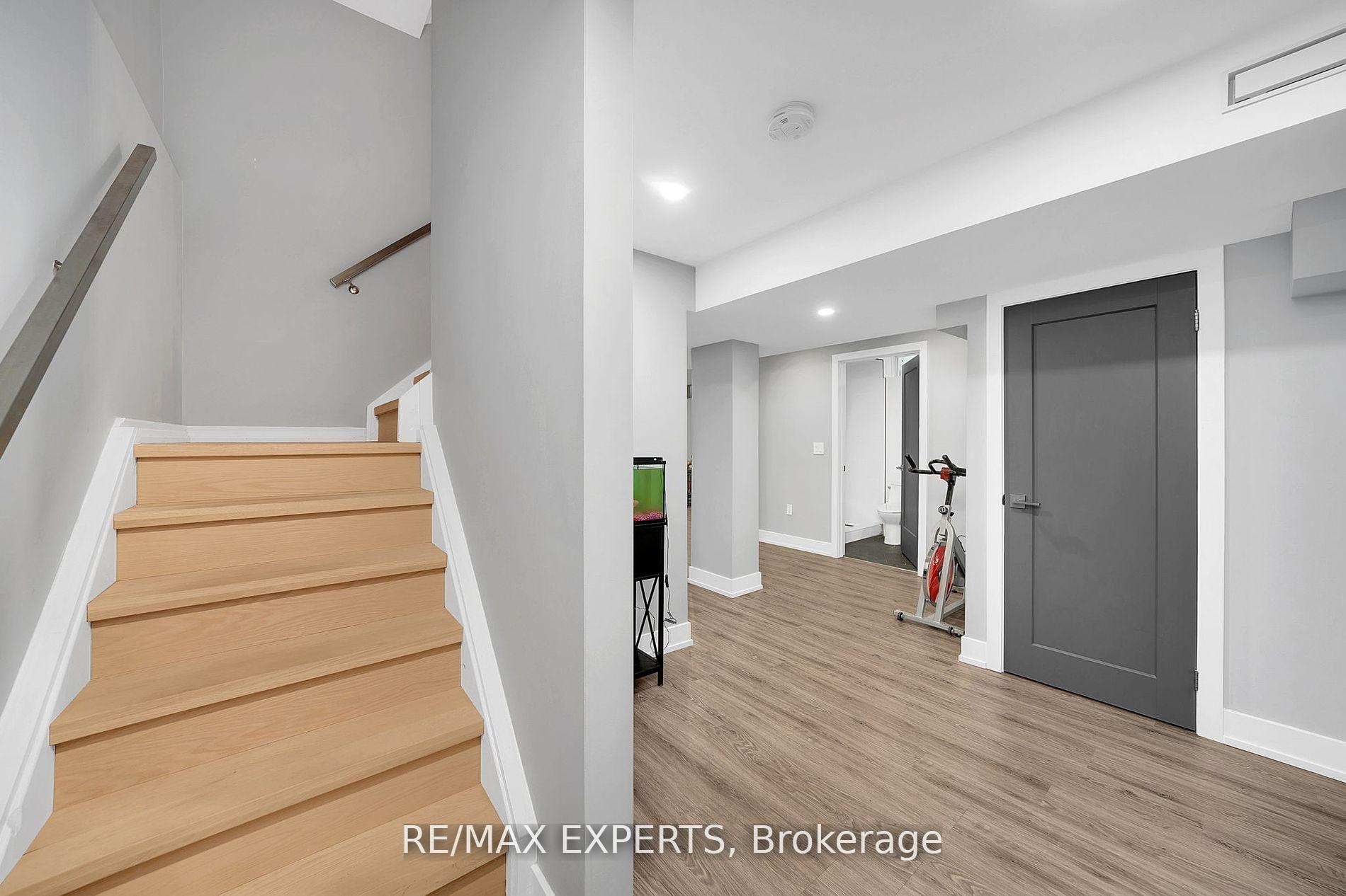 Photo 19 of 10 Kildrummy Gate, Vaughan, Maple — HOMEH