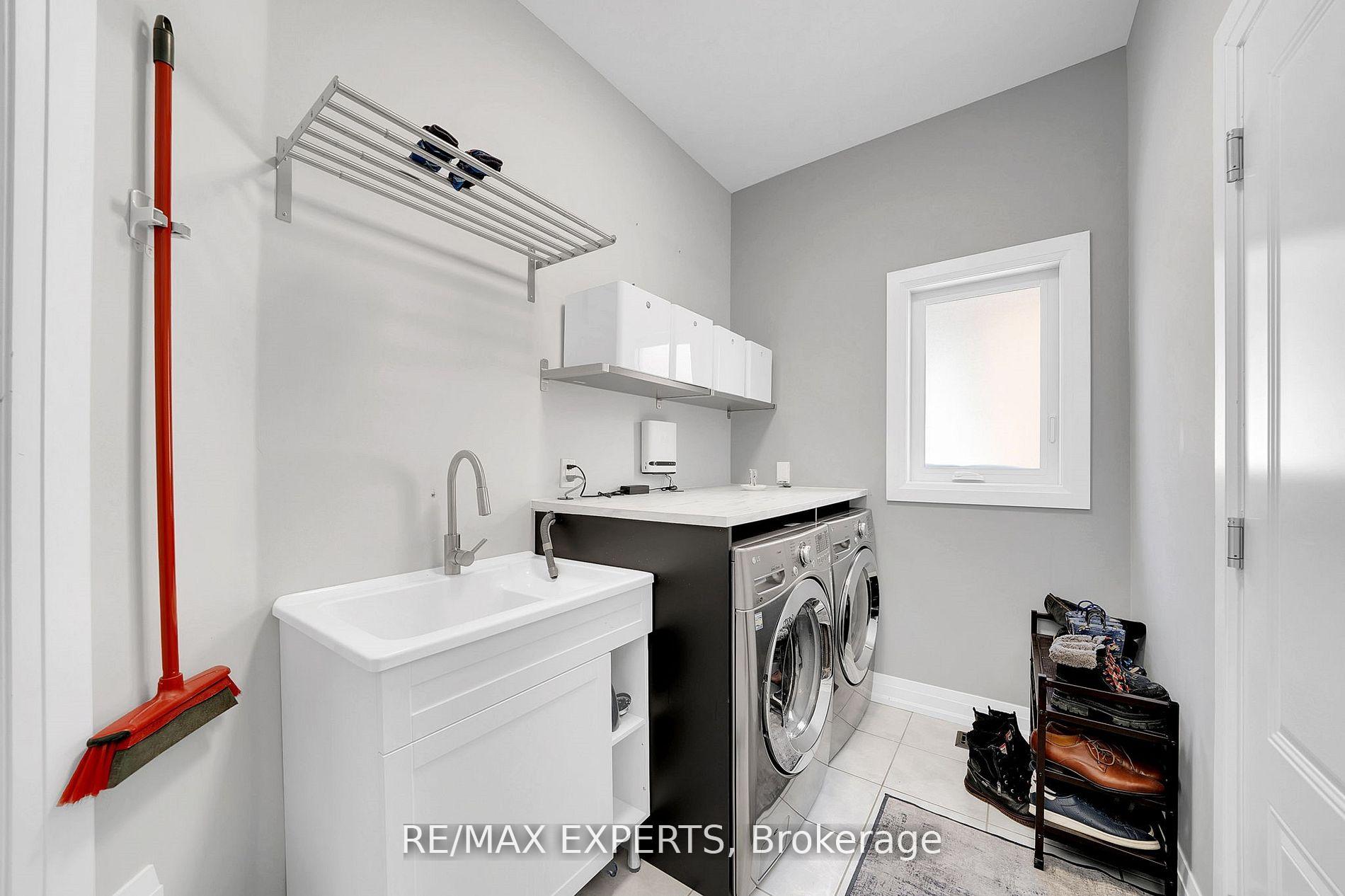 Photo 26 of 10 Kildrummy Gate, Vaughan, Maple — HOMEH