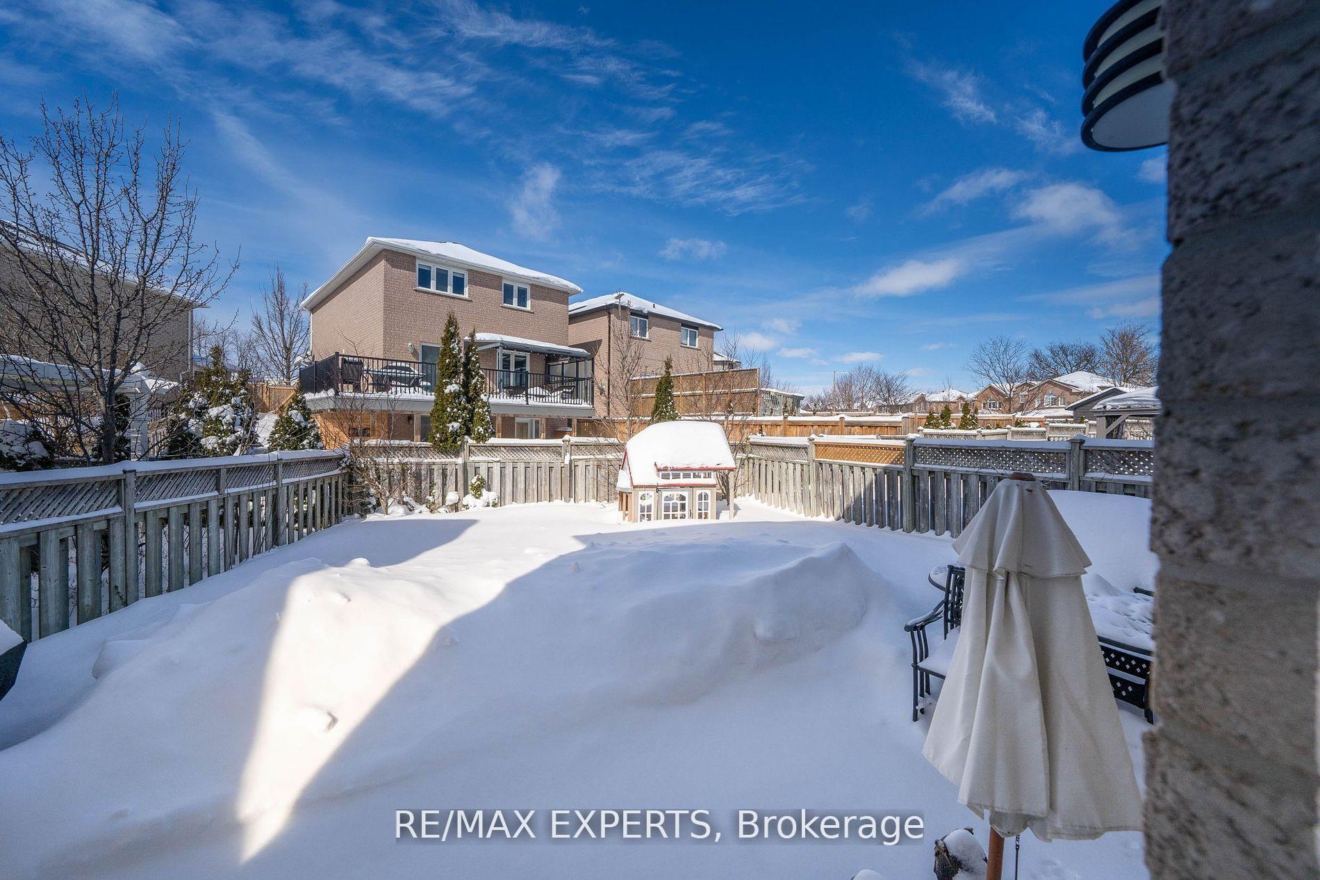 Photo 15 of 10 Kildrummy Gate, Vaughan, Maple — HOMEH