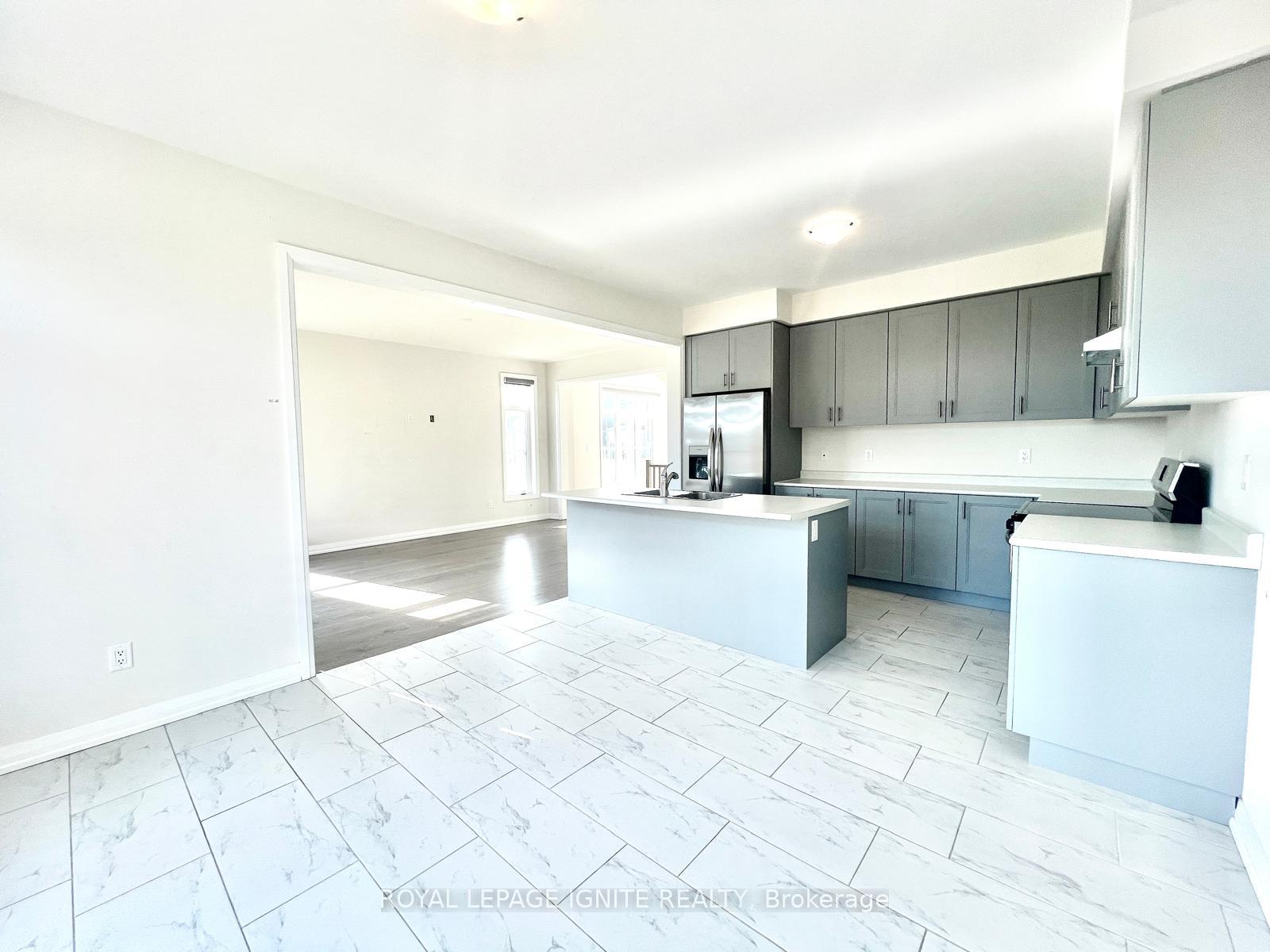 Photo 5 of 192 Rosanne Circle, Wasaga Beach — HOMEH