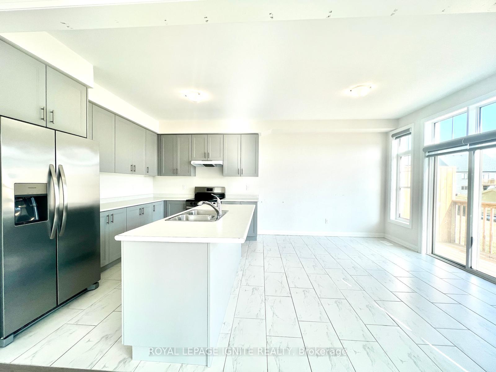 Photo 13 of 192 Rosanne Circle, Wasaga Beach — HOMEH