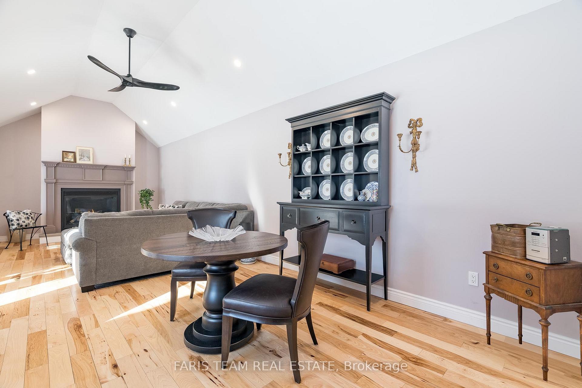Photo 13 of 6236 Penetanguishene Road, Springwater, Elmvale — HOMEH
