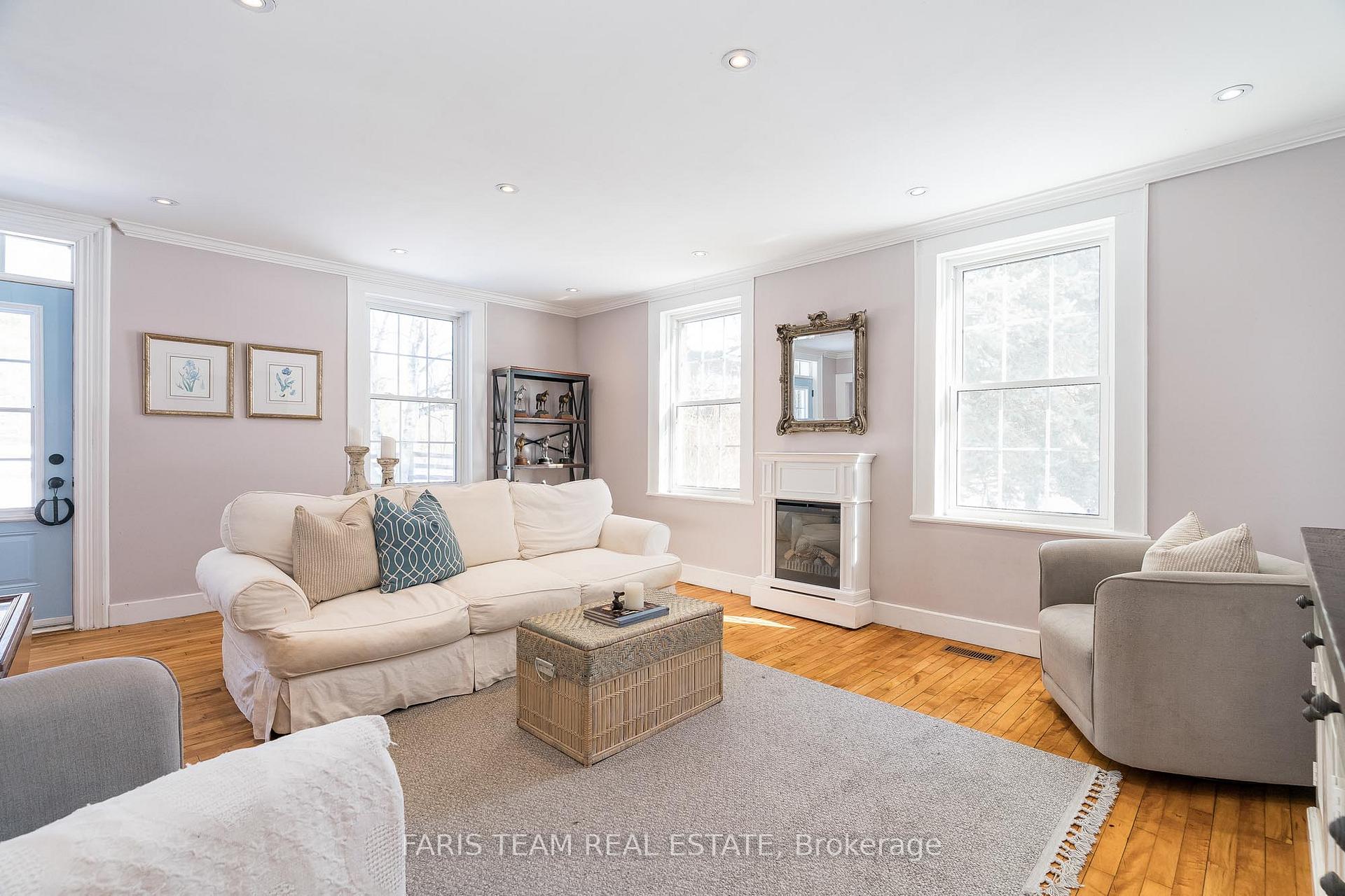 Photo 5 of 6236 Penetanguishene Road, Springwater, Elmvale — HOMEH