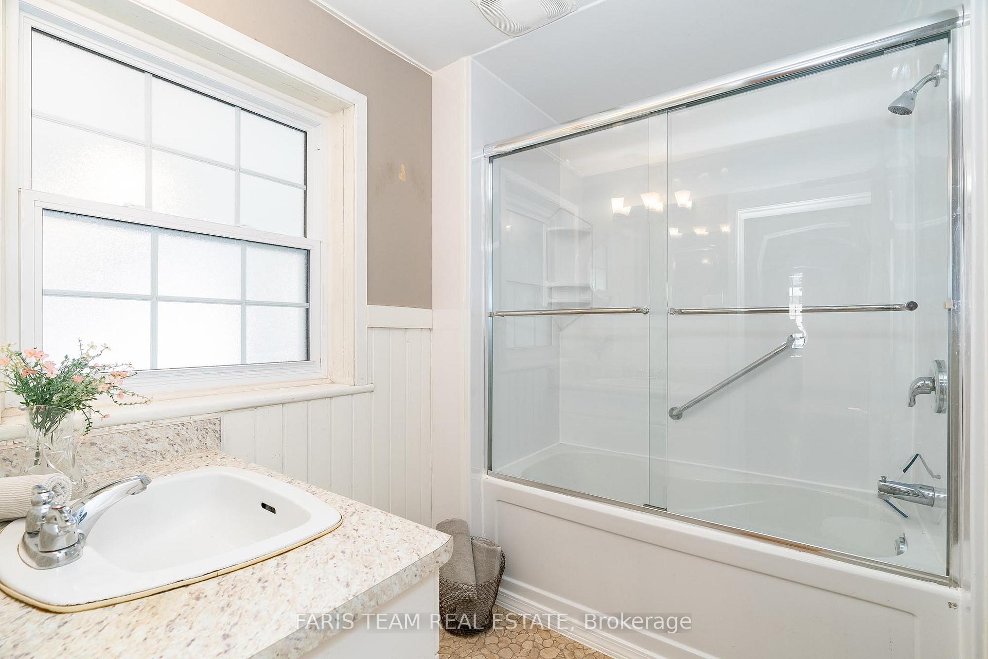 Photo 8 of 6236 Penetanguishene Road, Springwater, Elmvale — HOMEH