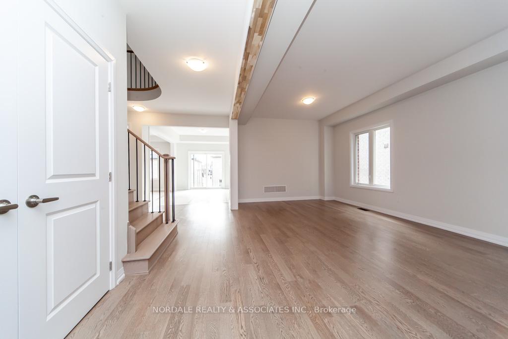 Photo 5 of 1393 Stovell Crescent, Innisfil, Lefroy — HOMEH