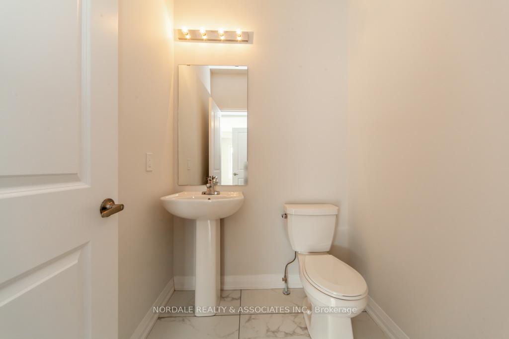 Photo 13 of 1393 Stovell Crescent, Innisfil, Lefroy — HOMEH