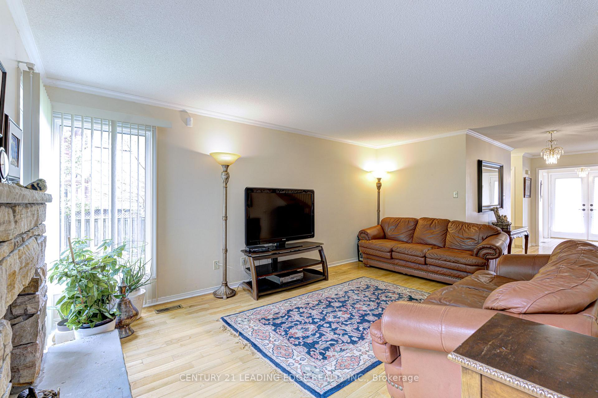 Photo 8 of 3281 Folkway Drive, Burlington, Headon — HOMEH