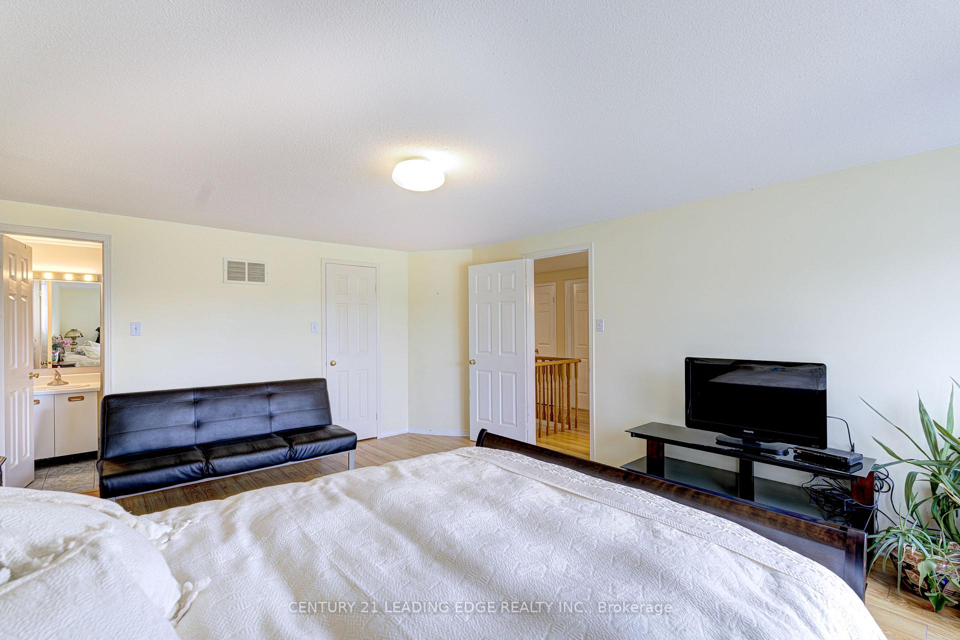 Photo 28 of 3281 Folkway Drive, Burlington, Headon — HOMEH