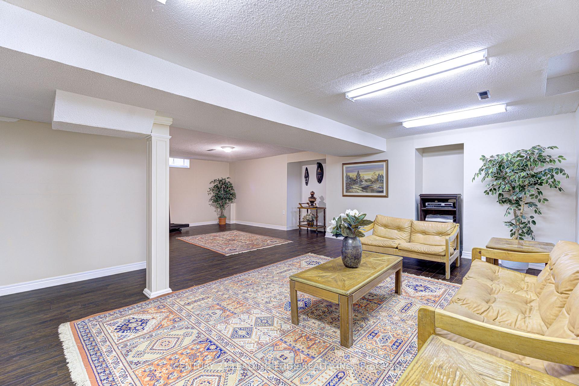 Photo 14 of 3281 Folkway Drive, Burlington, Headon — HOMEH