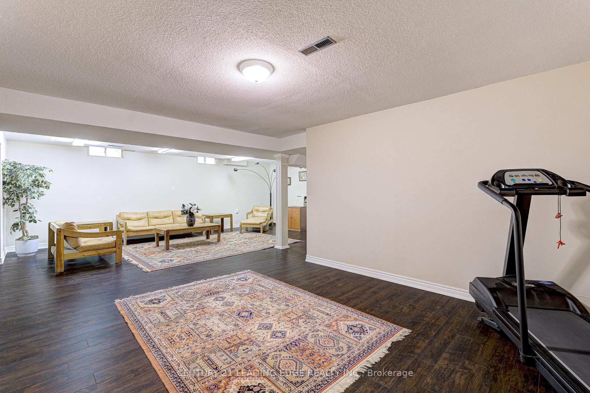 Photo 10 of 3281 Folkway Drive, Burlington, Headon — HOMEH