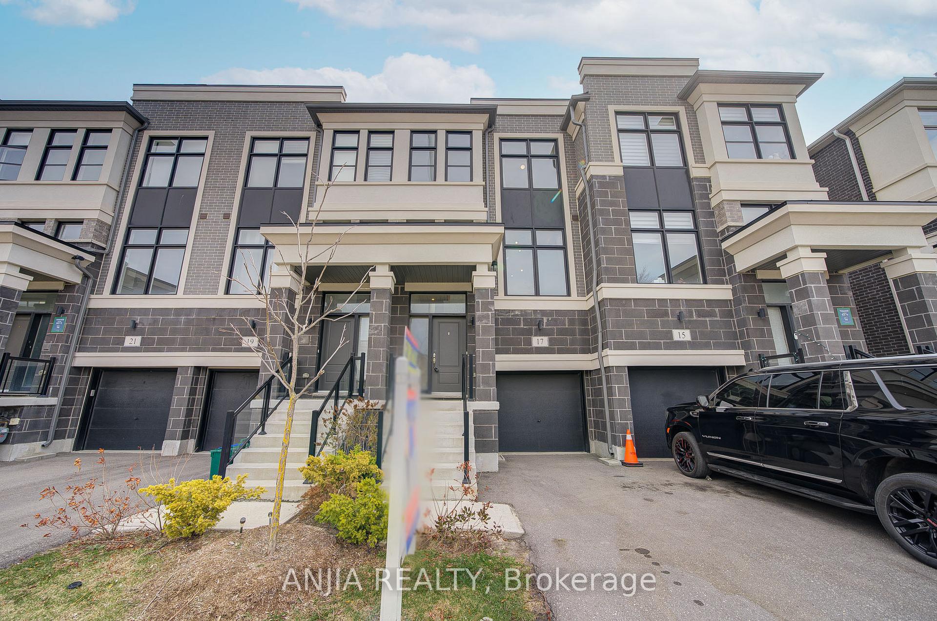 Front of 17 Armillo Place