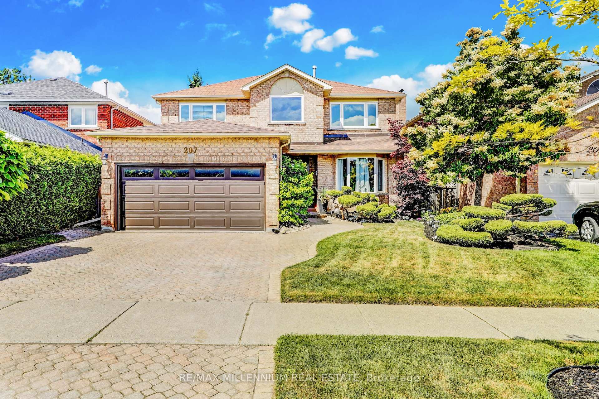 Photo 10 of 207 Hoover Drive, Pickering, Rougemount — HOMEH