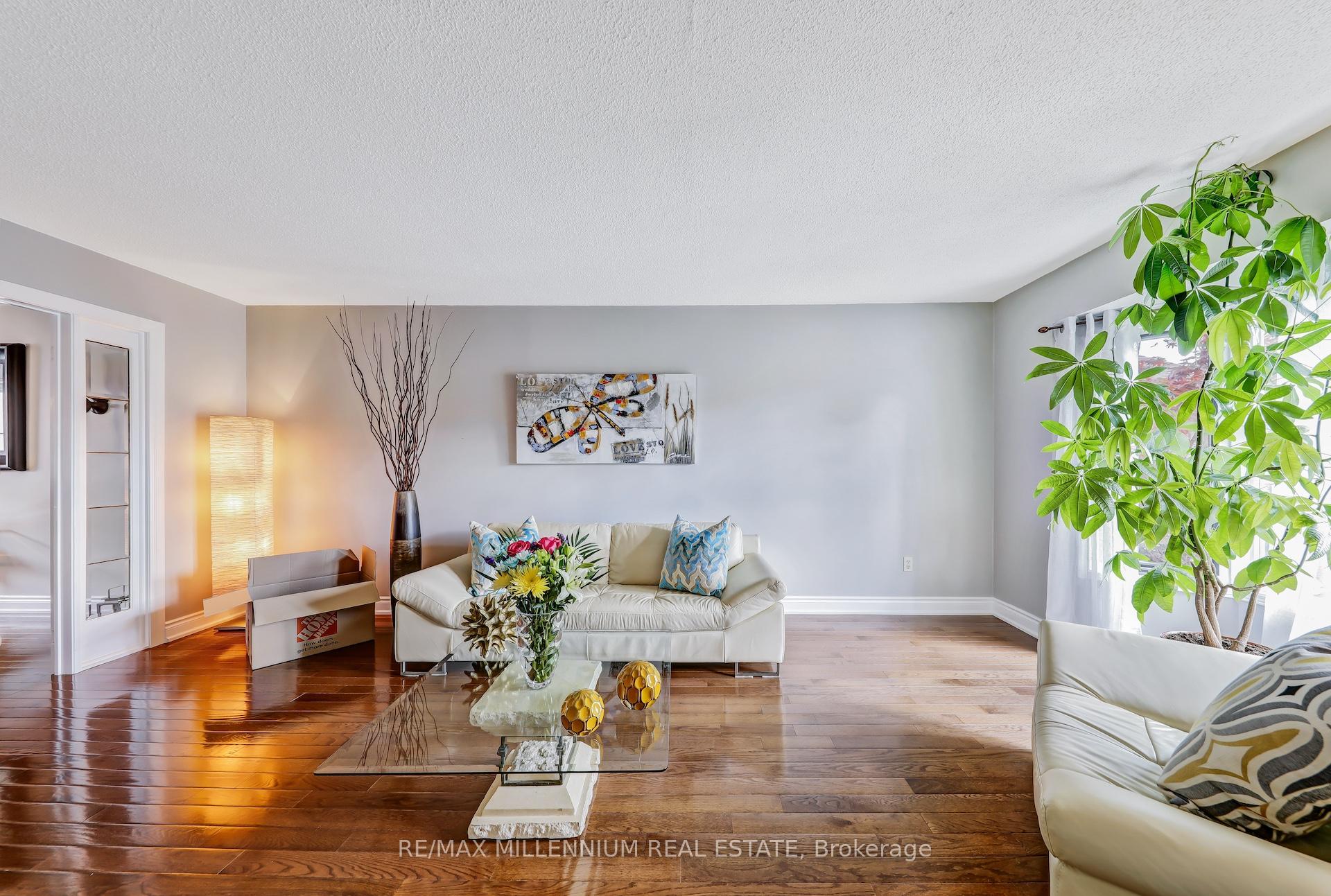 Photo 11 of 207 Hoover Drive, Pickering, Rougemount — HOMEH