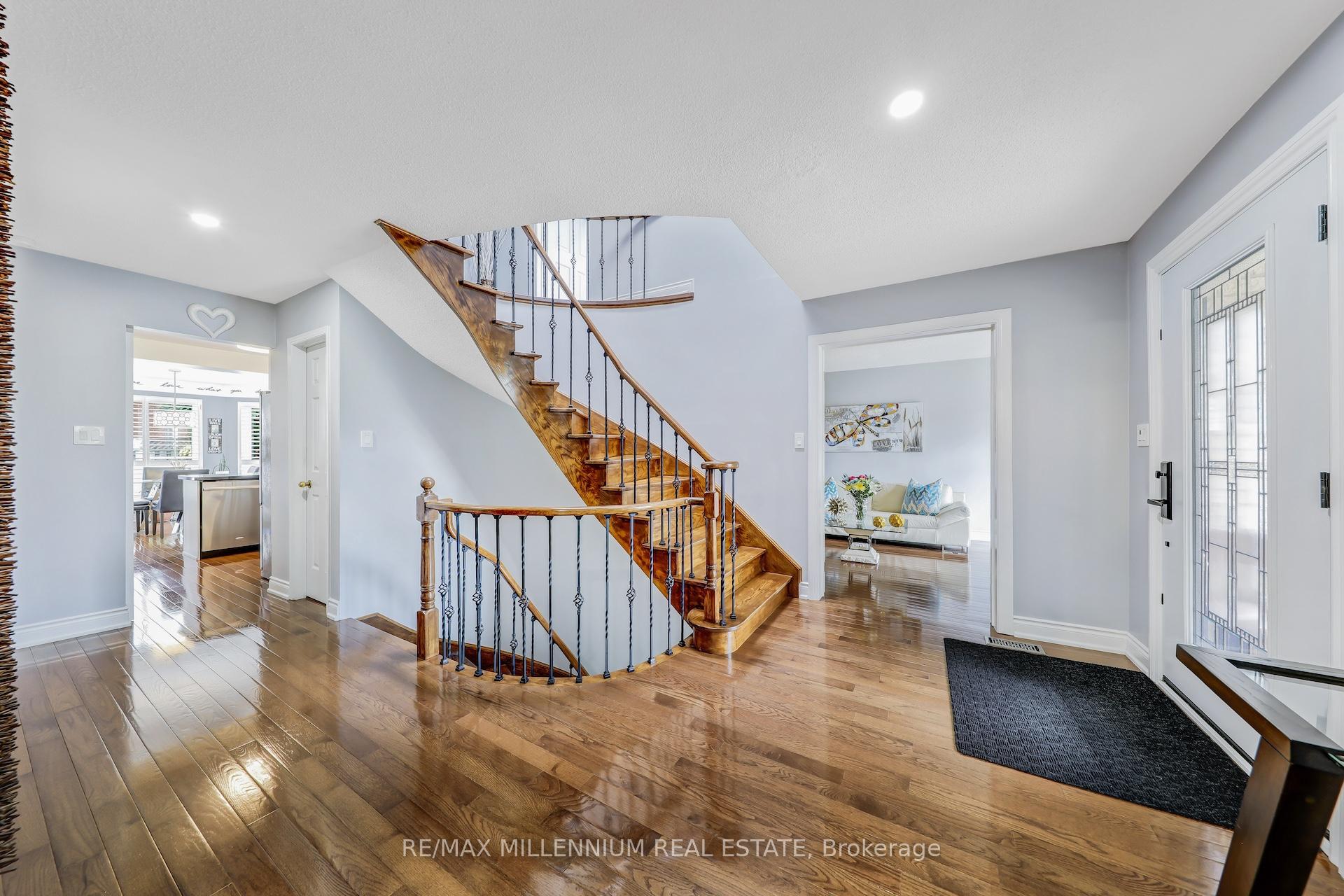Photo 3 of 207 Hoover Drive, Pickering, Rougemount — HOMEH