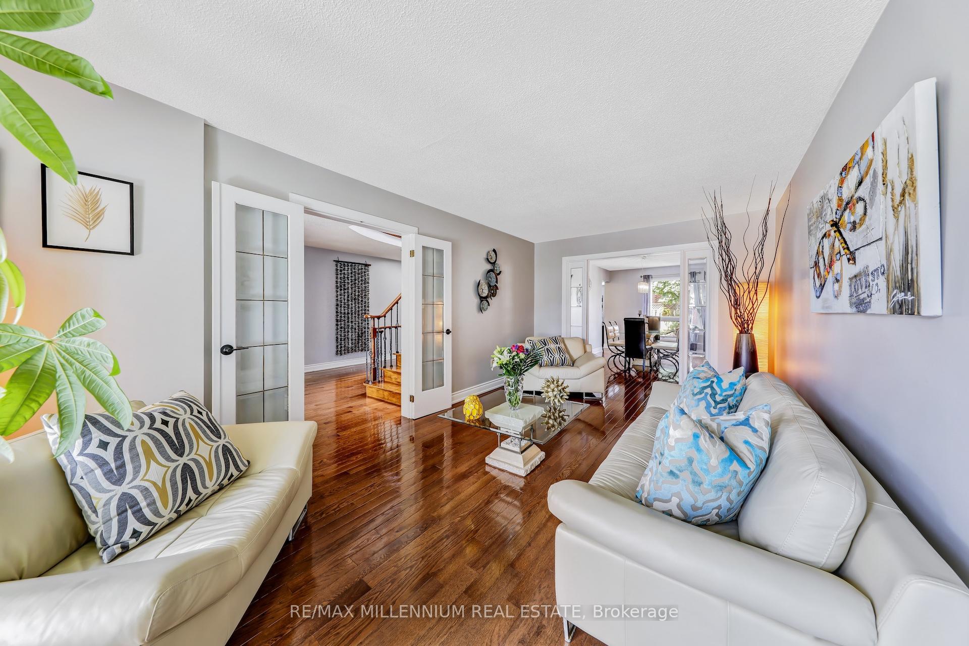 Photo 7 of 207 Hoover Drive, Pickering, Rougemount — HOMEH