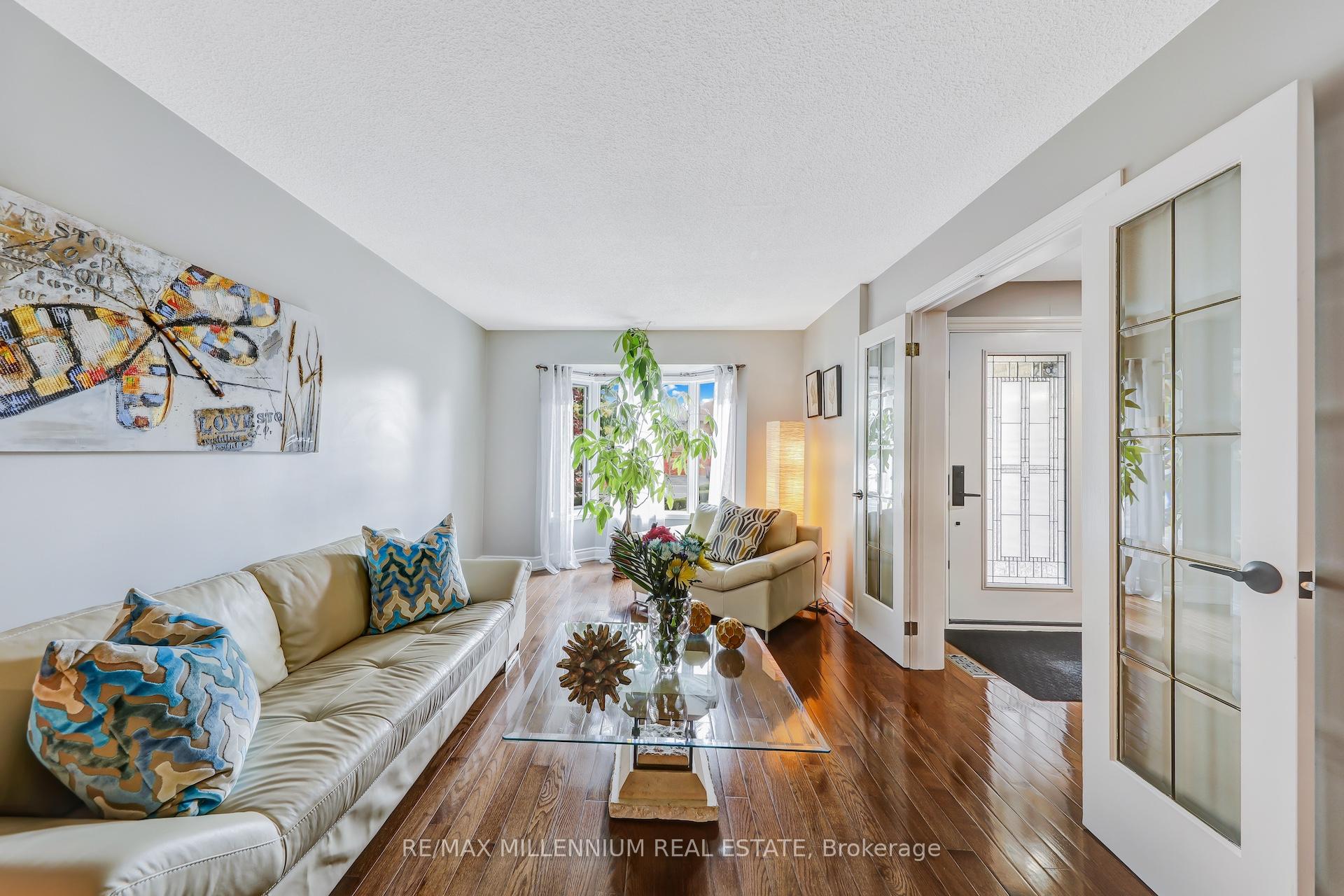 Photo 12 of 207 Hoover Drive, Pickering, Rougemount — HOMEH