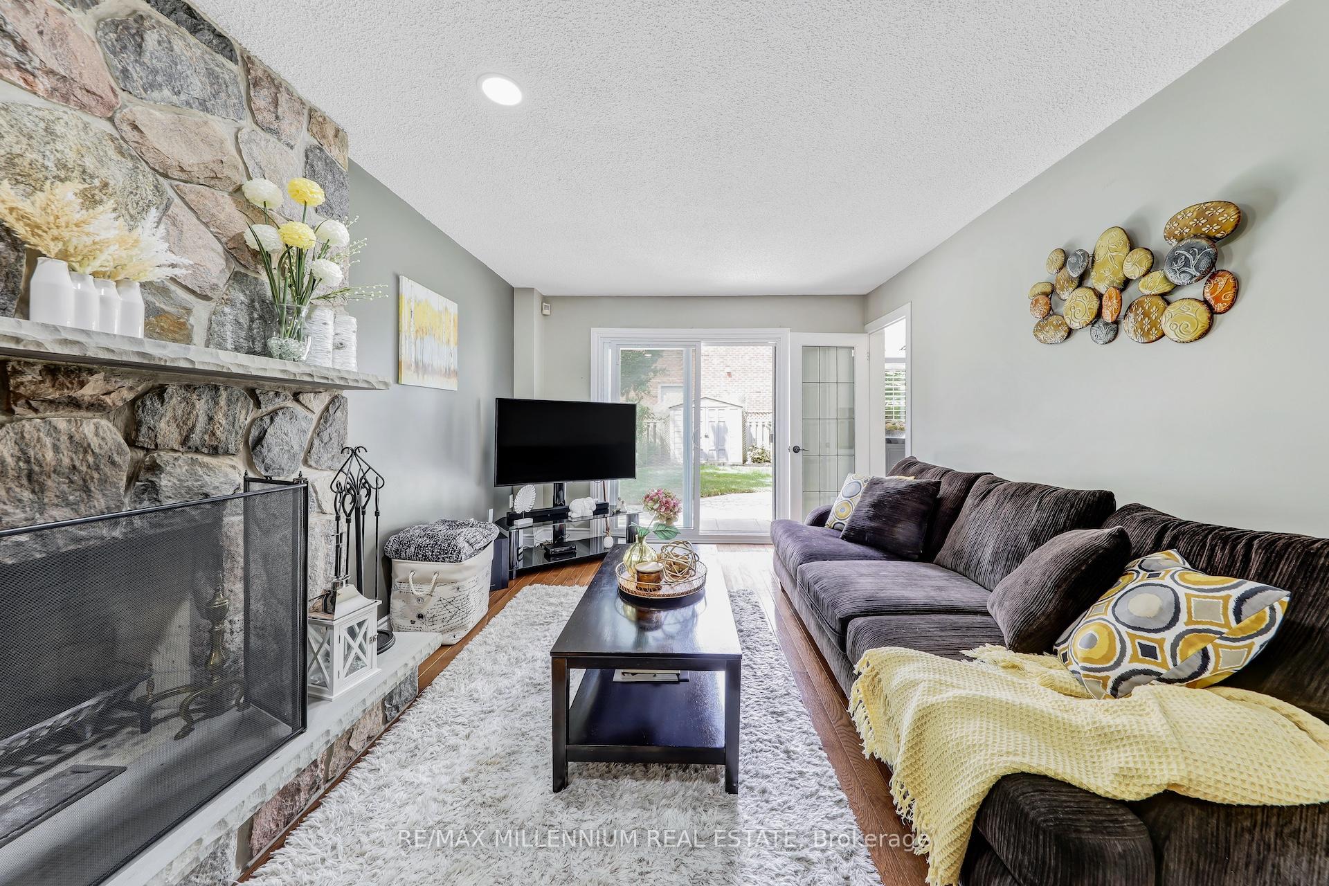 Photo 22 of 207 Hoover Drive, Pickering, Rougemount — HOMEH