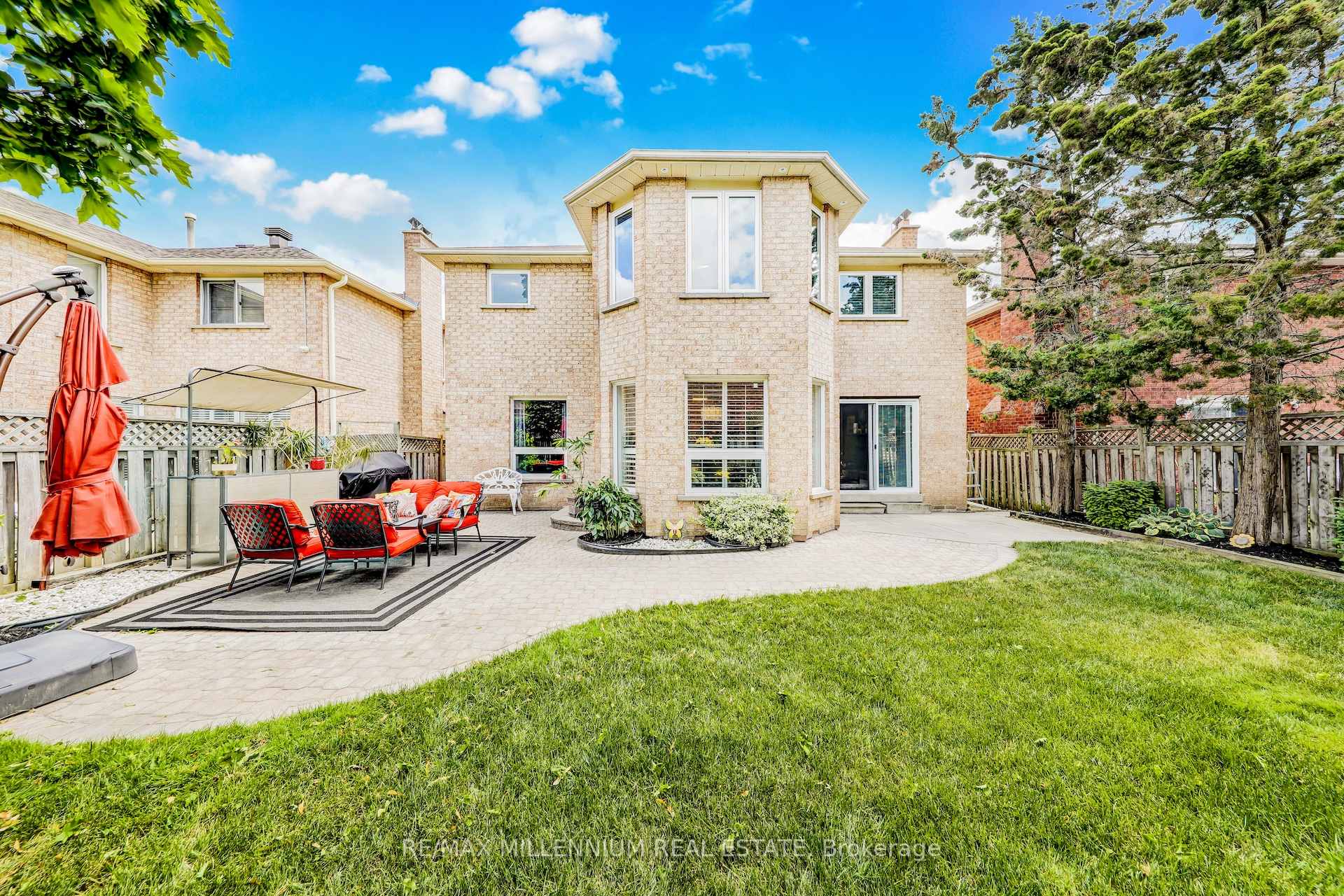 Photo 45 of 207 Hoover Drive, Pickering, Rougemount — HOMEH