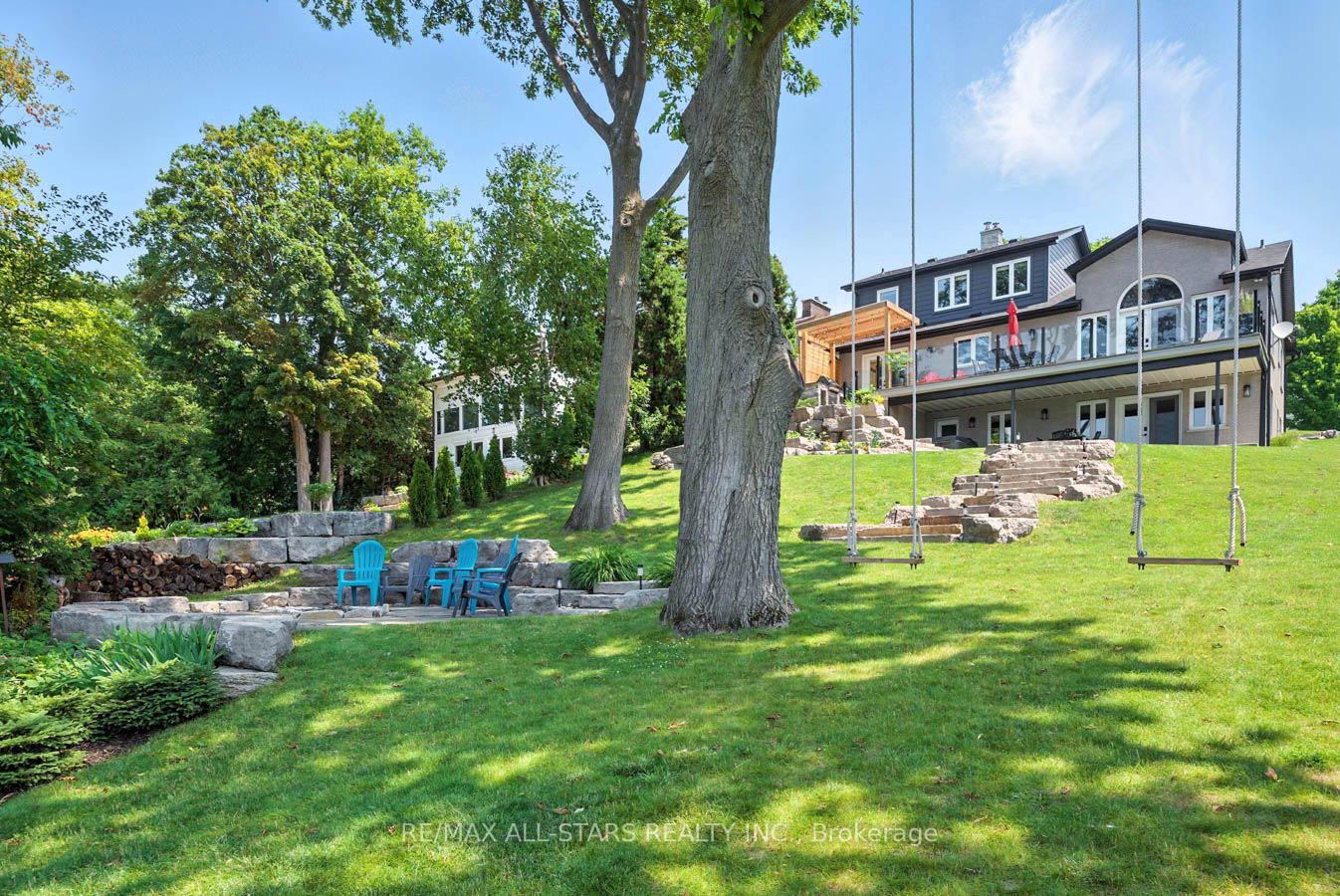 Photo 3 of 18 Pettet Drive, Scugog, Port Perry — HOMEH