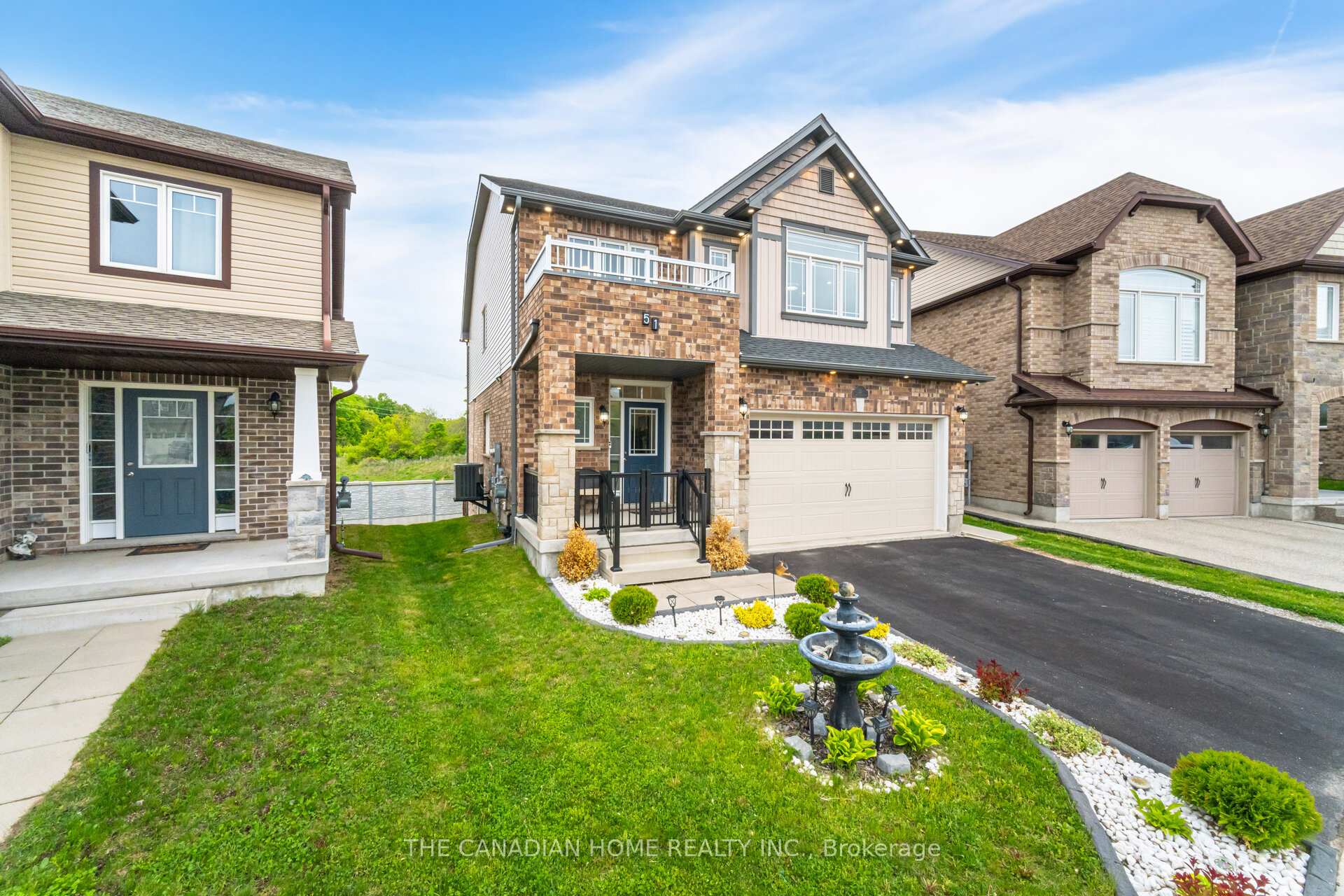 Photo 4 of 51 Newcastle Court, Kitchener, Huron Park — HOMEH