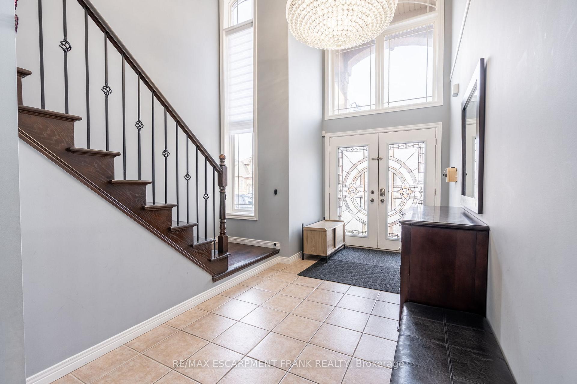 Photo 6 of 36 Showcase Drive, Hamilton, Stoney Creek — HOMEH