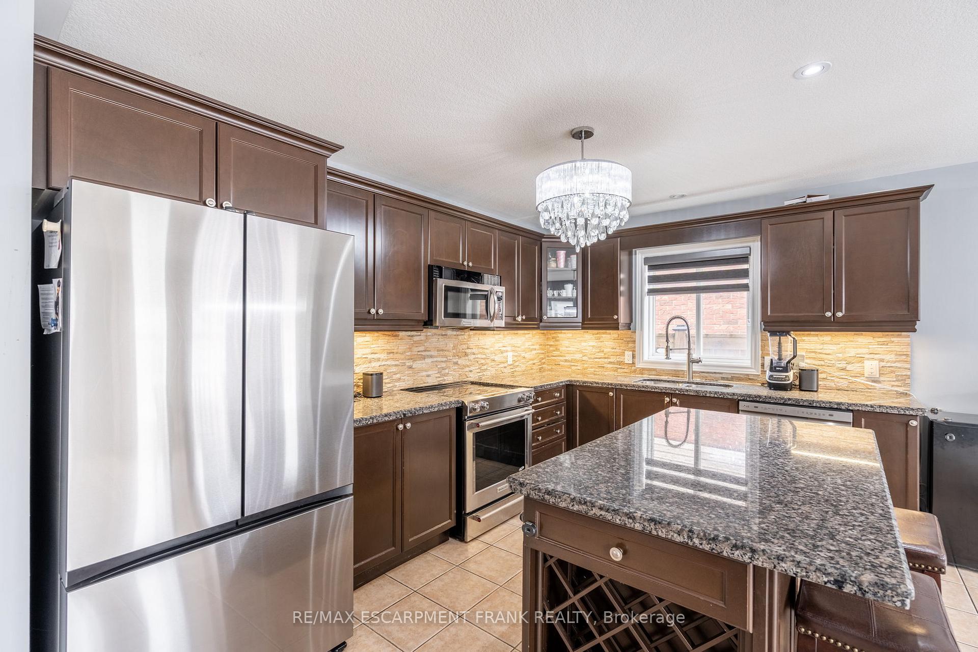 Photo 10 of 36 Showcase Drive, Hamilton, Stoney Creek — HOMEH
