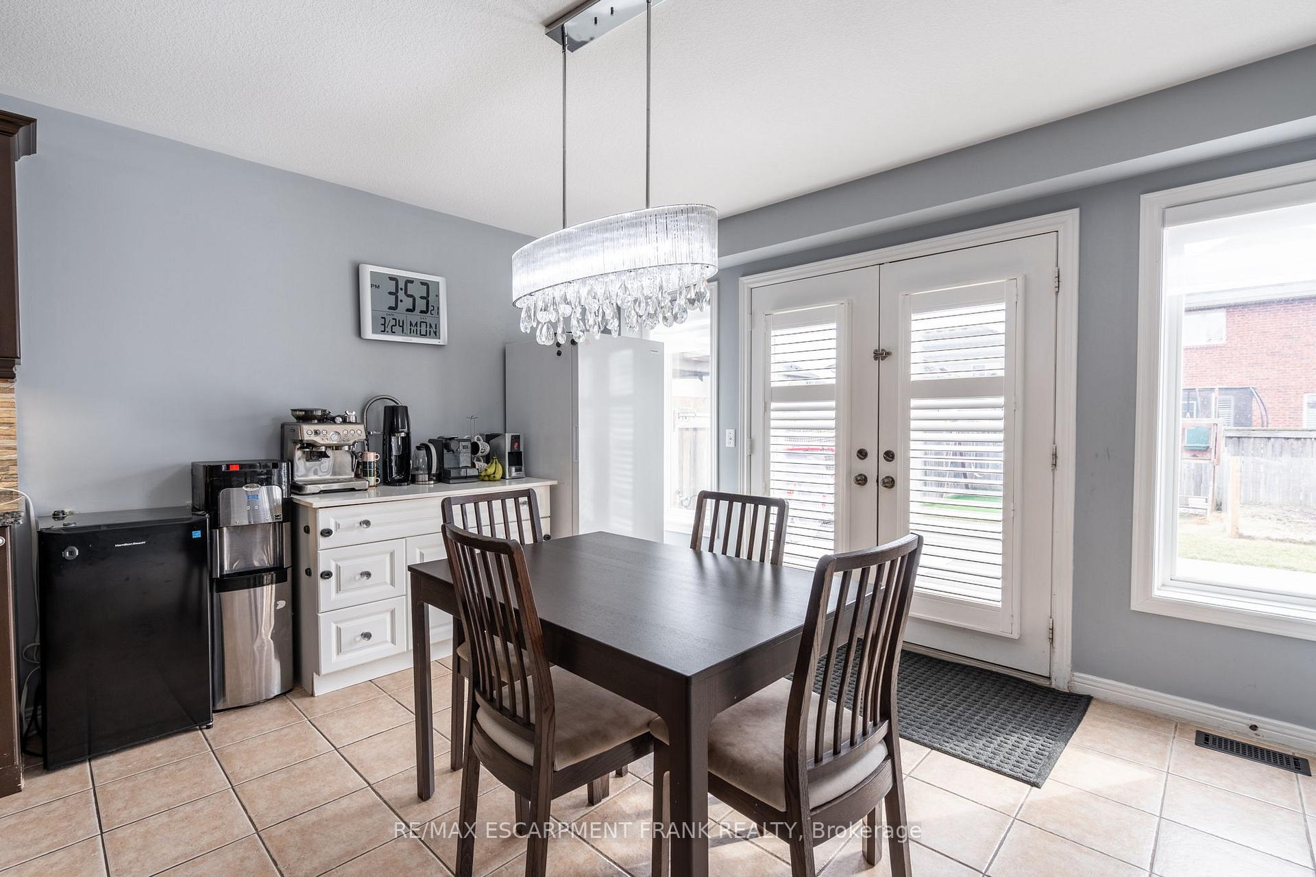 Photo 11 of 36 Showcase Drive, Hamilton, Stoney Creek — HOMEH