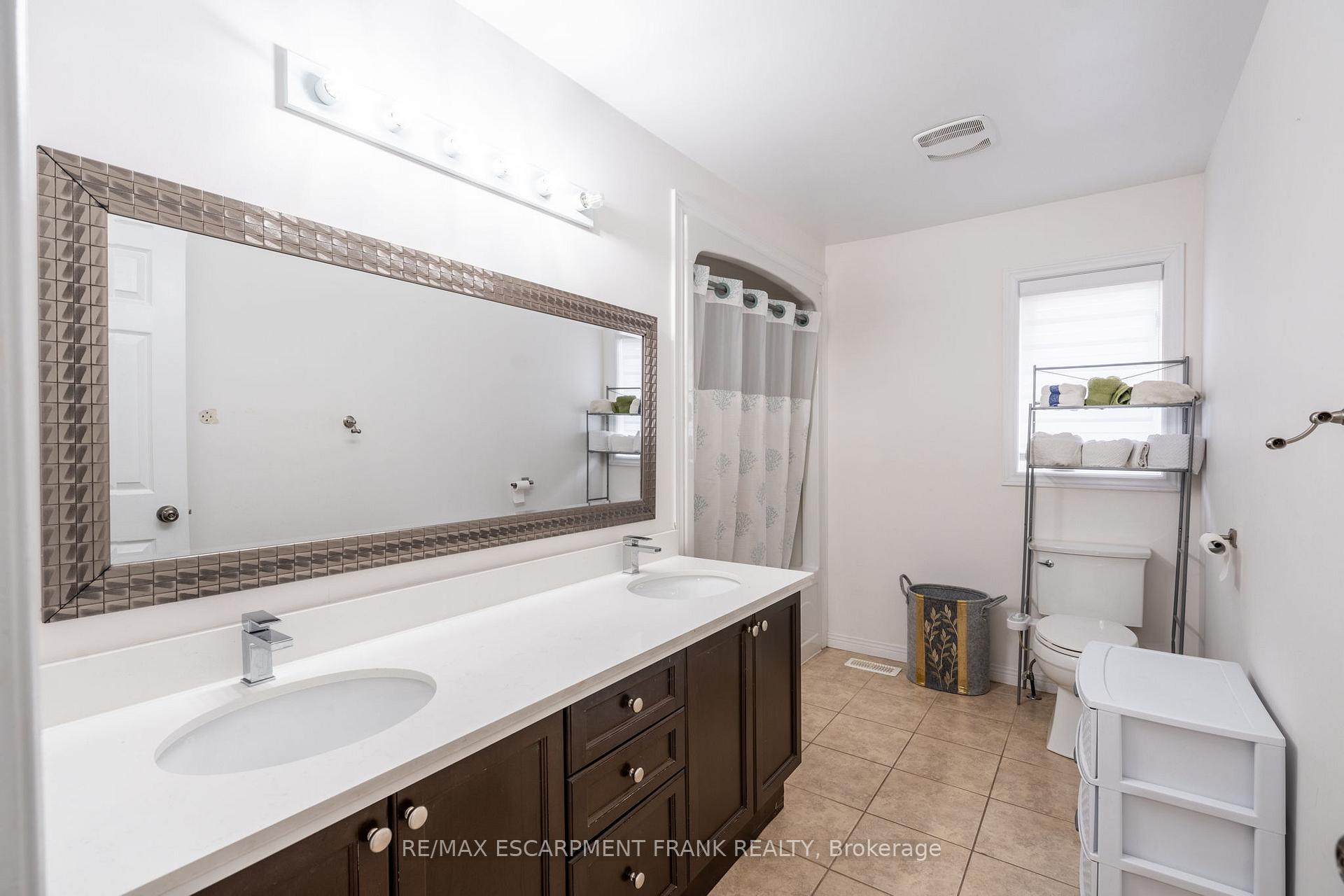 Photo 22 of 36 Showcase Drive, Hamilton, Stoney Creek — HOMEH