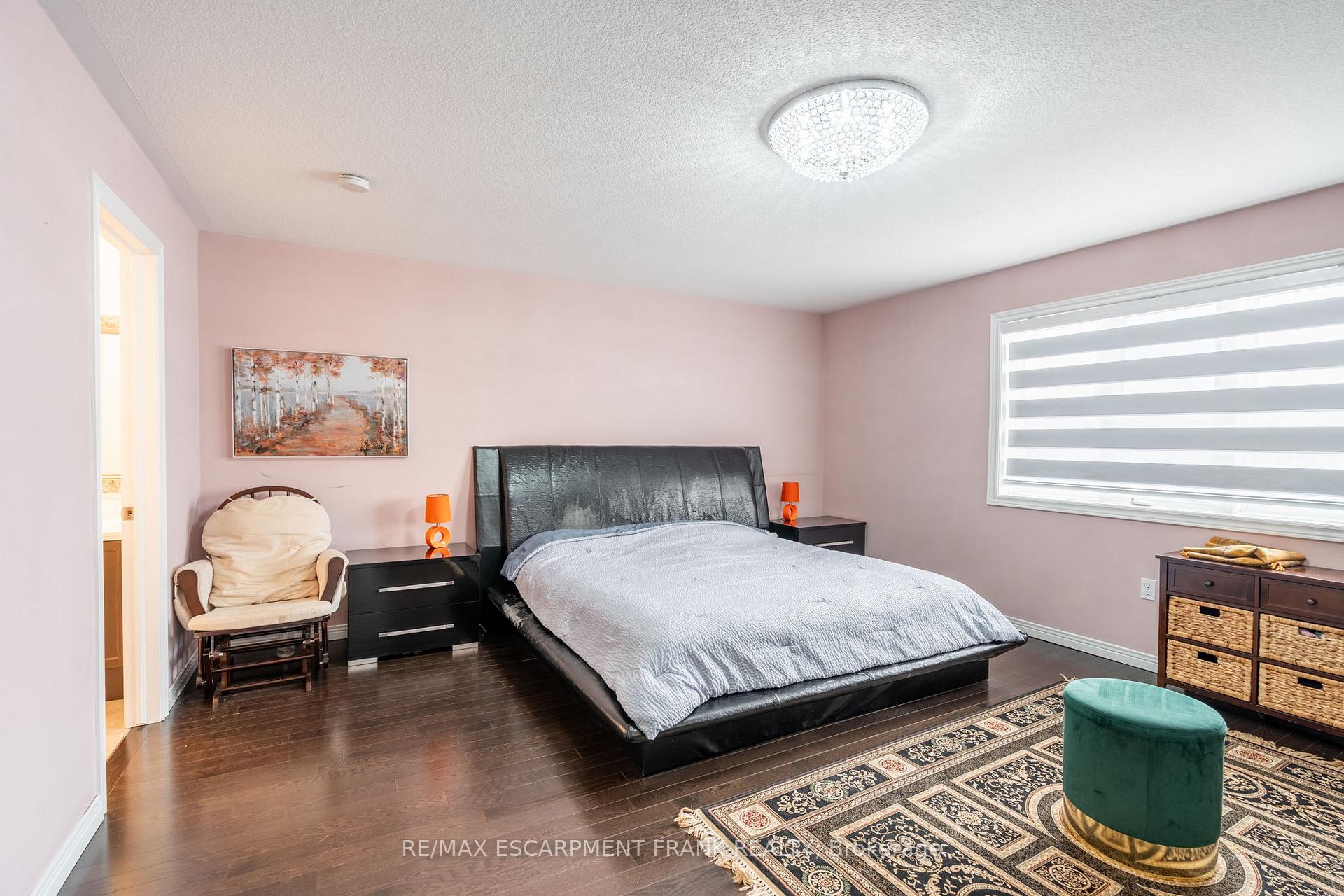 Photo 21 of 36 Showcase Drive, Hamilton, Stoney Creek — HOMEH