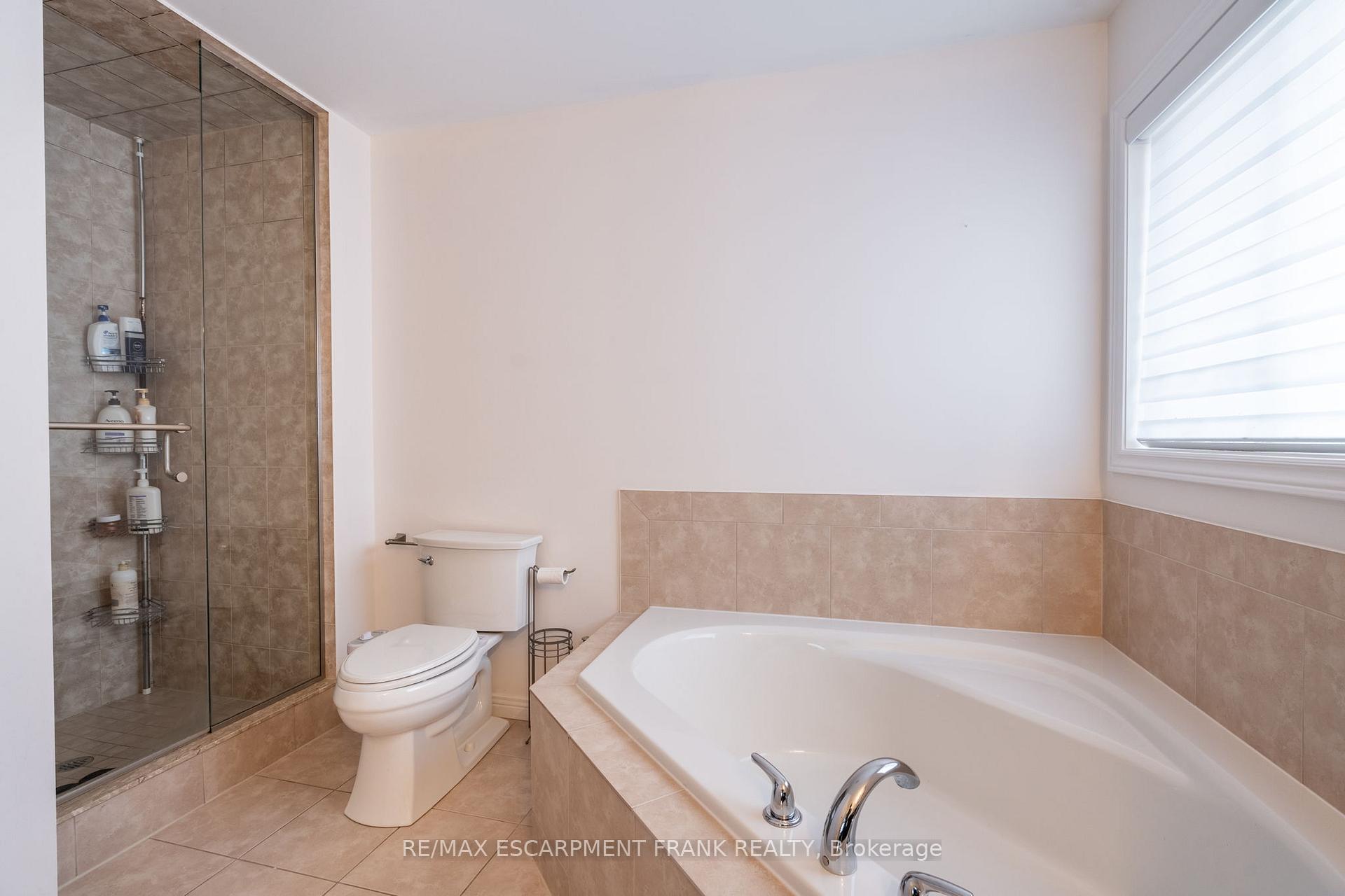 Photo 27 of 36 Showcase Drive, Hamilton, Stoney Creek — HOMEH