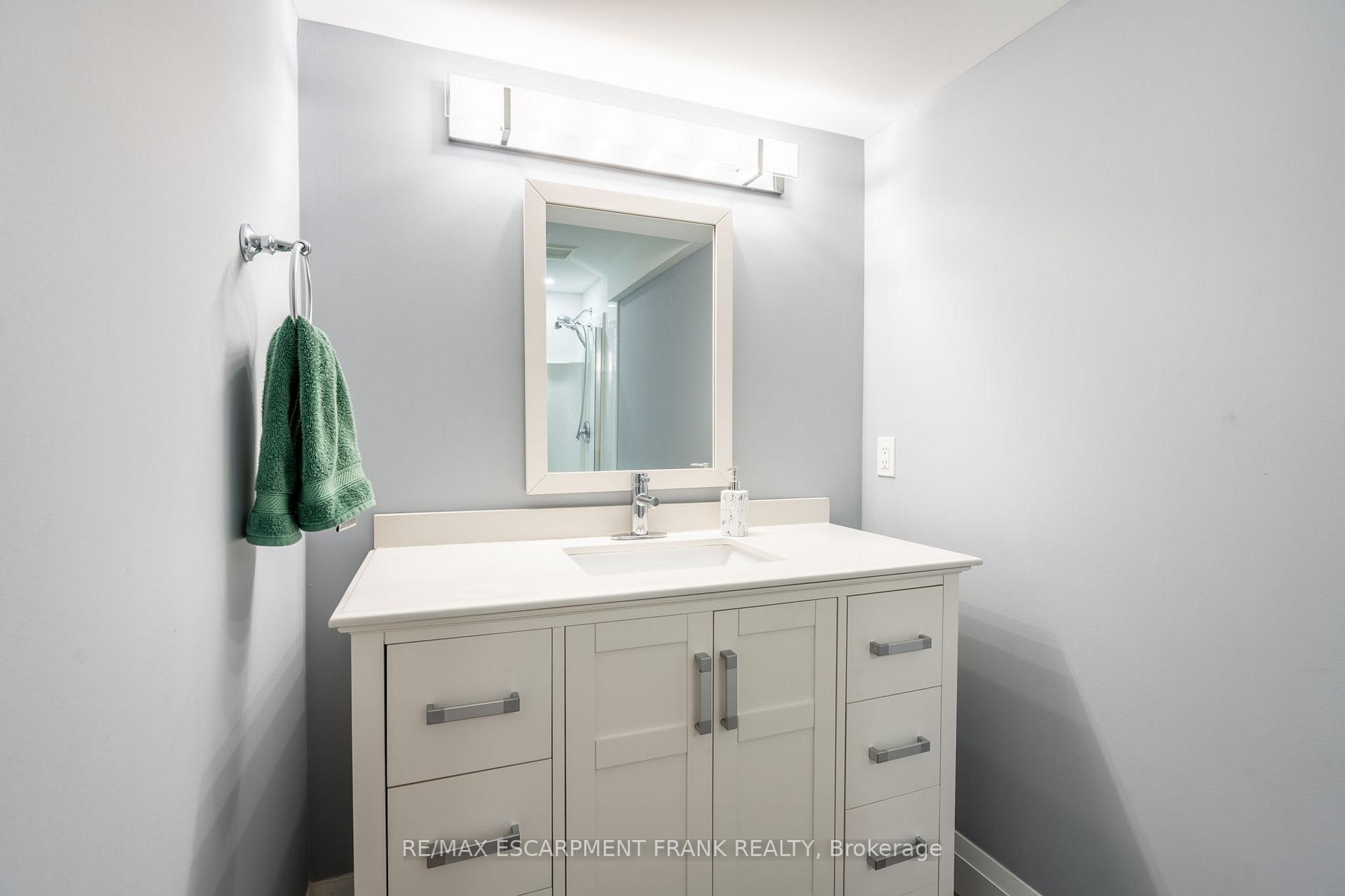 Photo 43 of 36 Showcase Drive, Hamilton, Stoney Creek — HOMEH