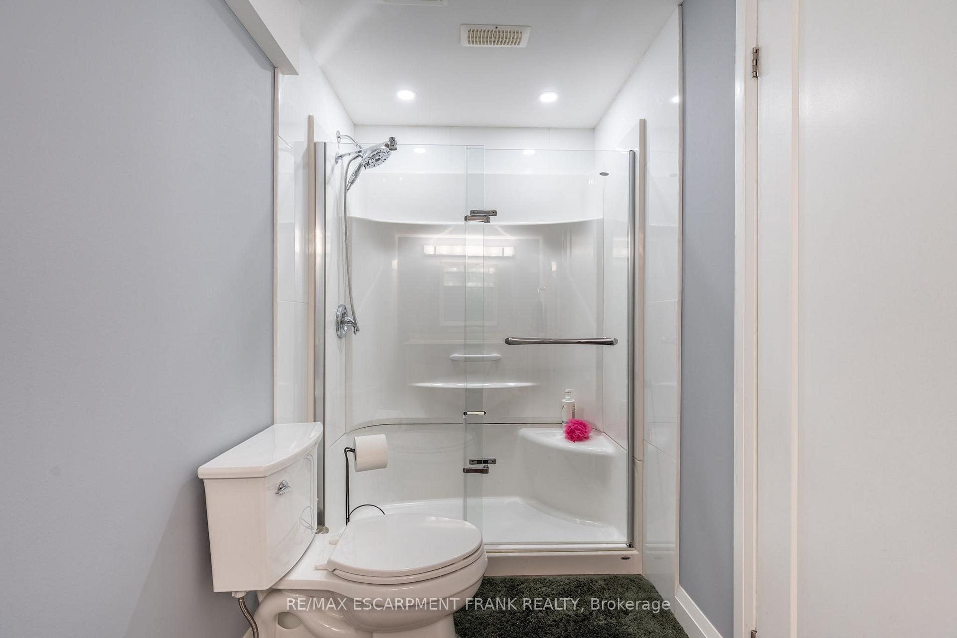 Photo 41 of 36 Showcase Drive, Hamilton, Stoney Creek — HOMEH