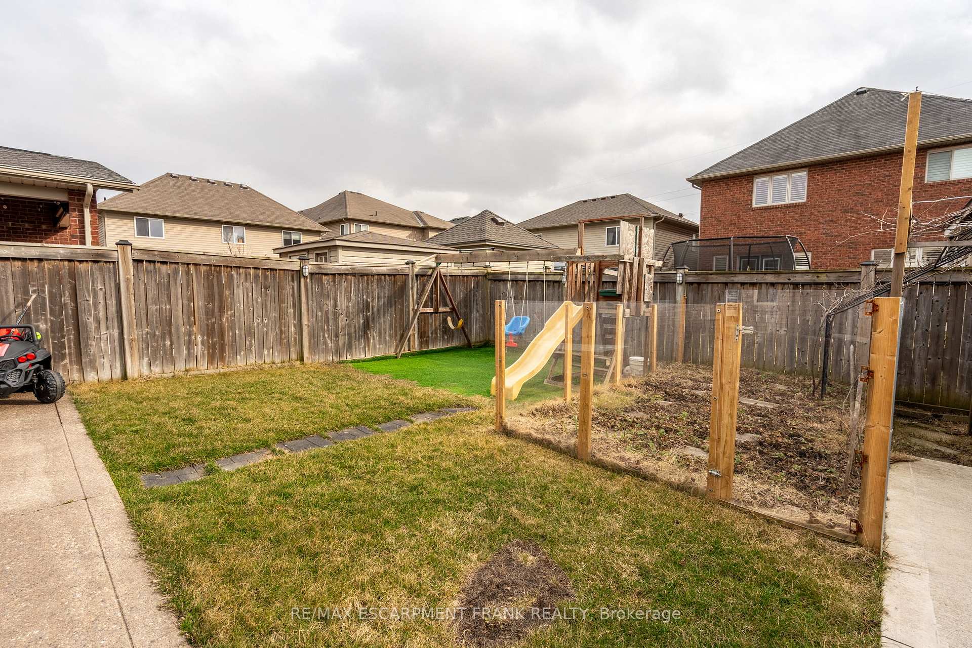 Photo 46 of 36 Showcase Drive, Hamilton, Stoney Creek — HOMEH