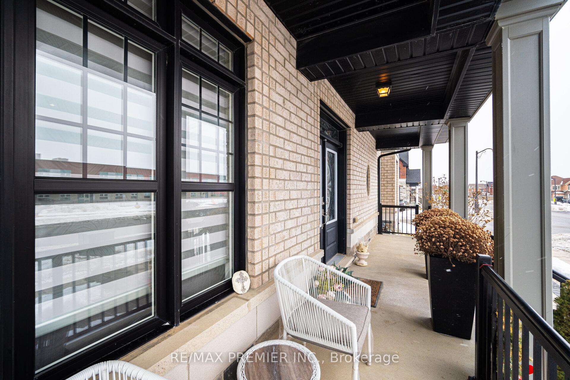 Photo 6 of 2 Zenith Avenue, Vaughan, Kleinburg — HOMEH