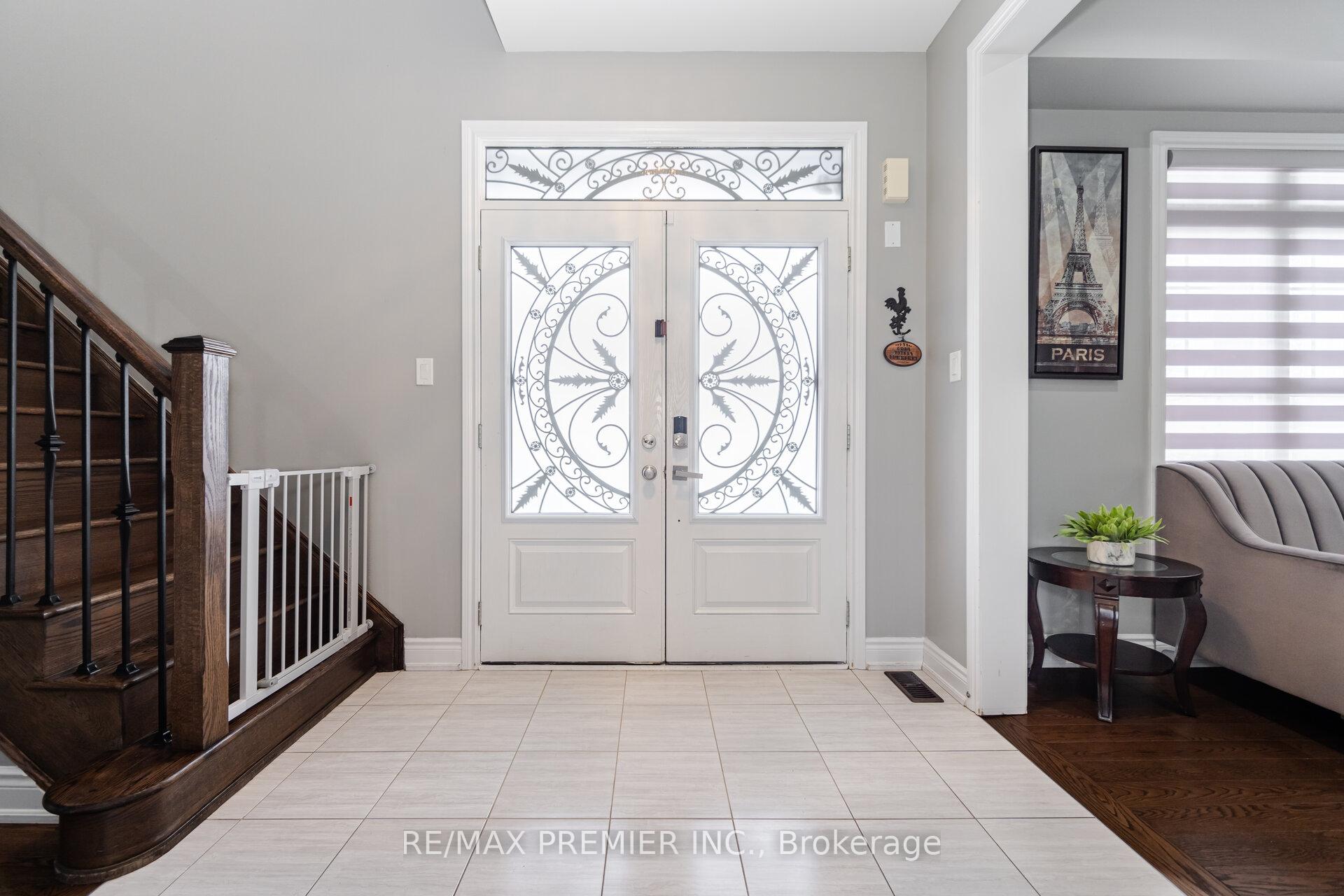 Photo 2 of 2 Zenith Avenue, Vaughan, Kleinburg — HOMEH