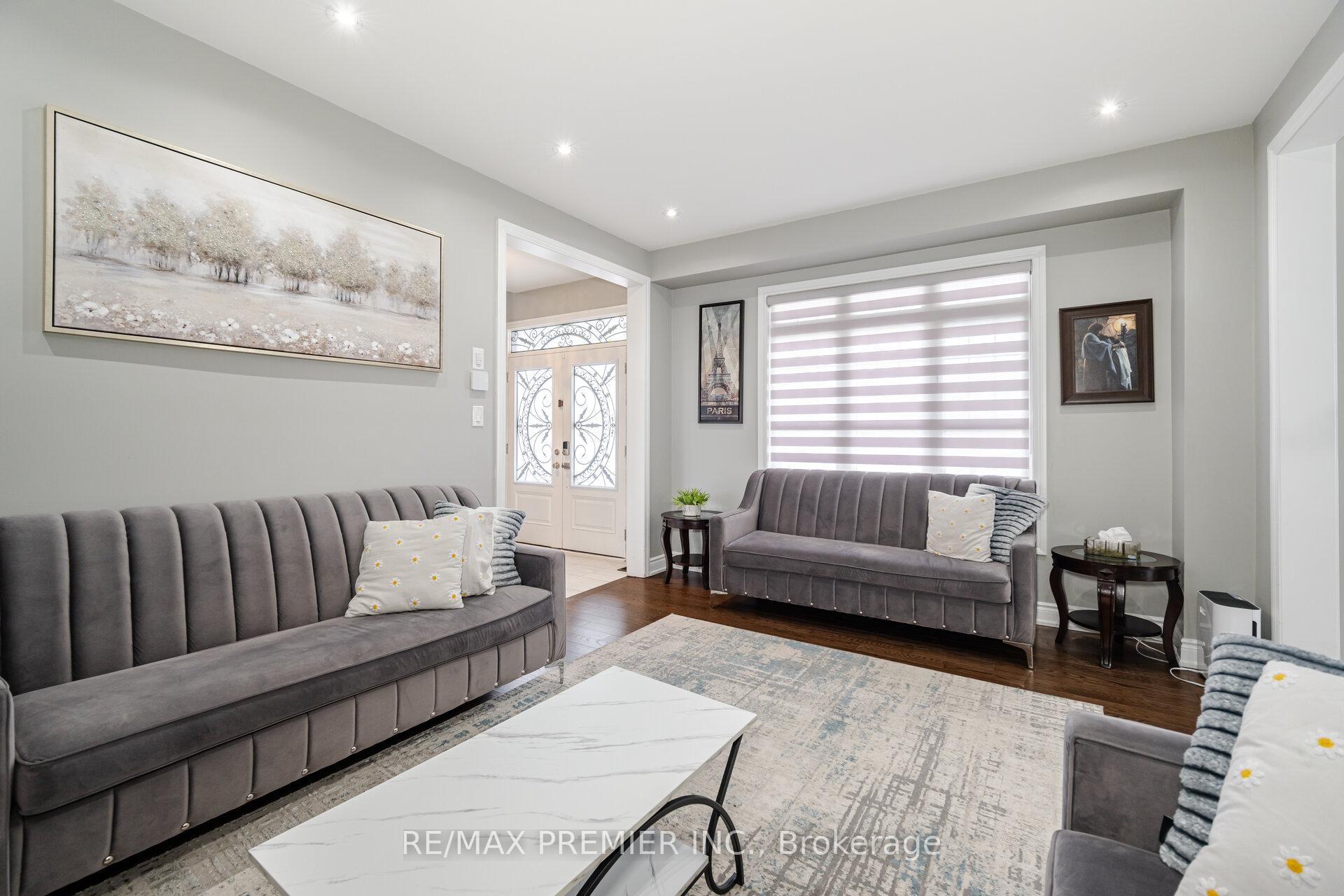 Photo 8 of 2 Zenith Avenue, Vaughan, Kleinburg — HOMEH