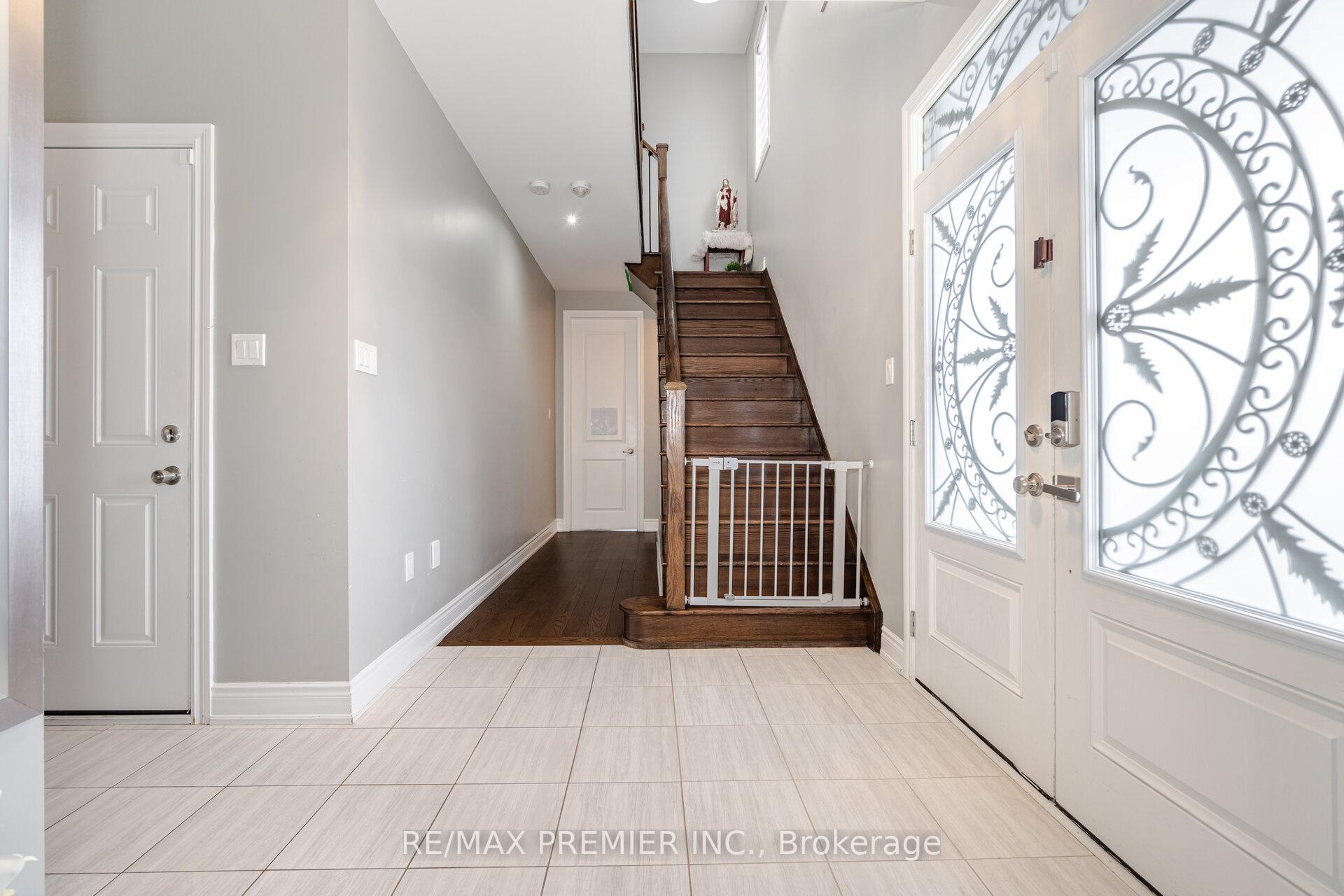 Photo 17 of 2 Zenith Avenue, Vaughan, Kleinburg — HOMEH