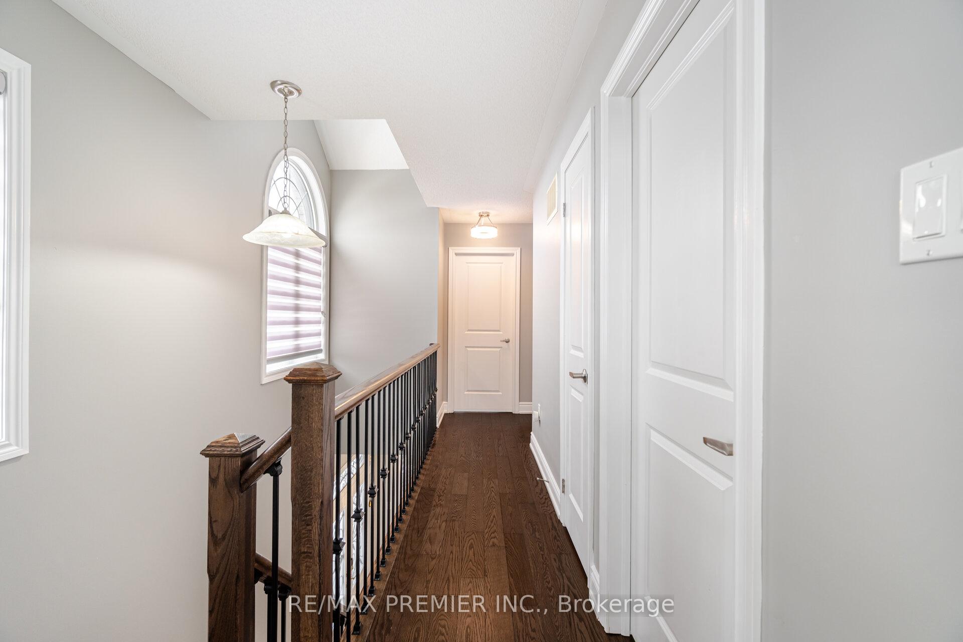 Photo 5 of 2 Zenith Avenue, Vaughan, Kleinburg — HOMEH