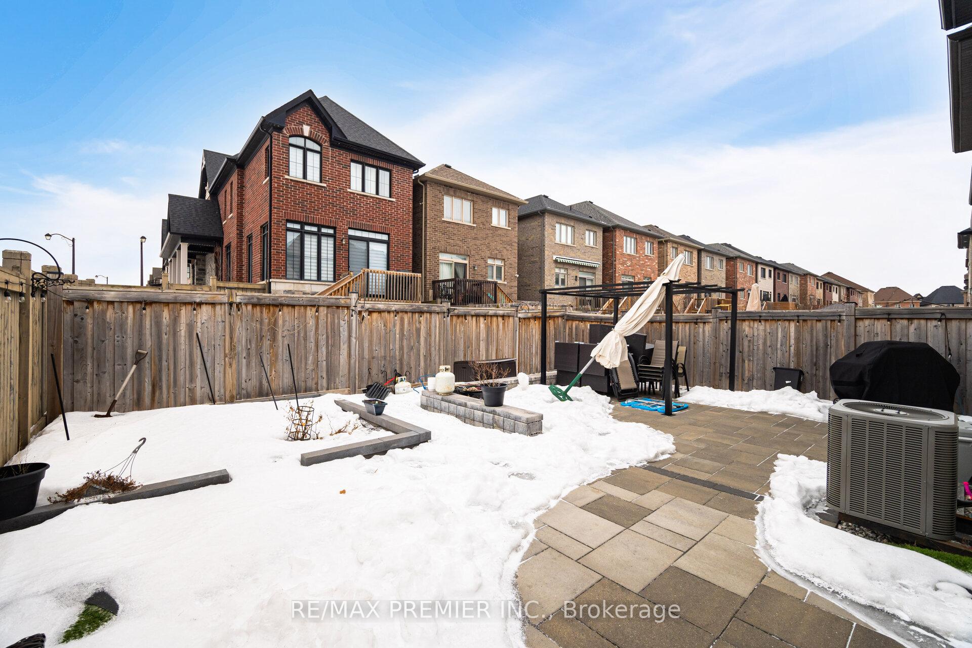 Photo 27 of 2 Zenith Avenue, Vaughan, Kleinburg — HOMEH