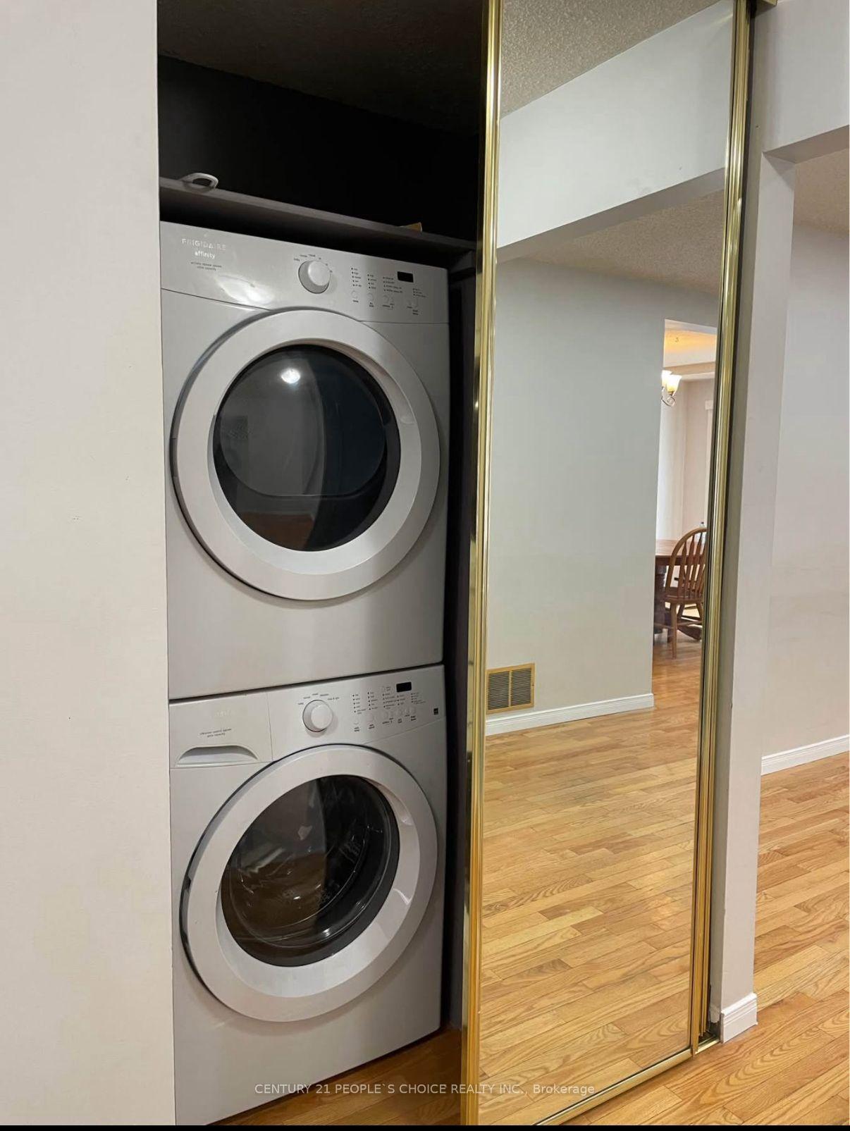 Photo 4 of Unit UPPER UNIT, 3 Blossom Avenue, Brampton, Downtown Brampton — HOMEH