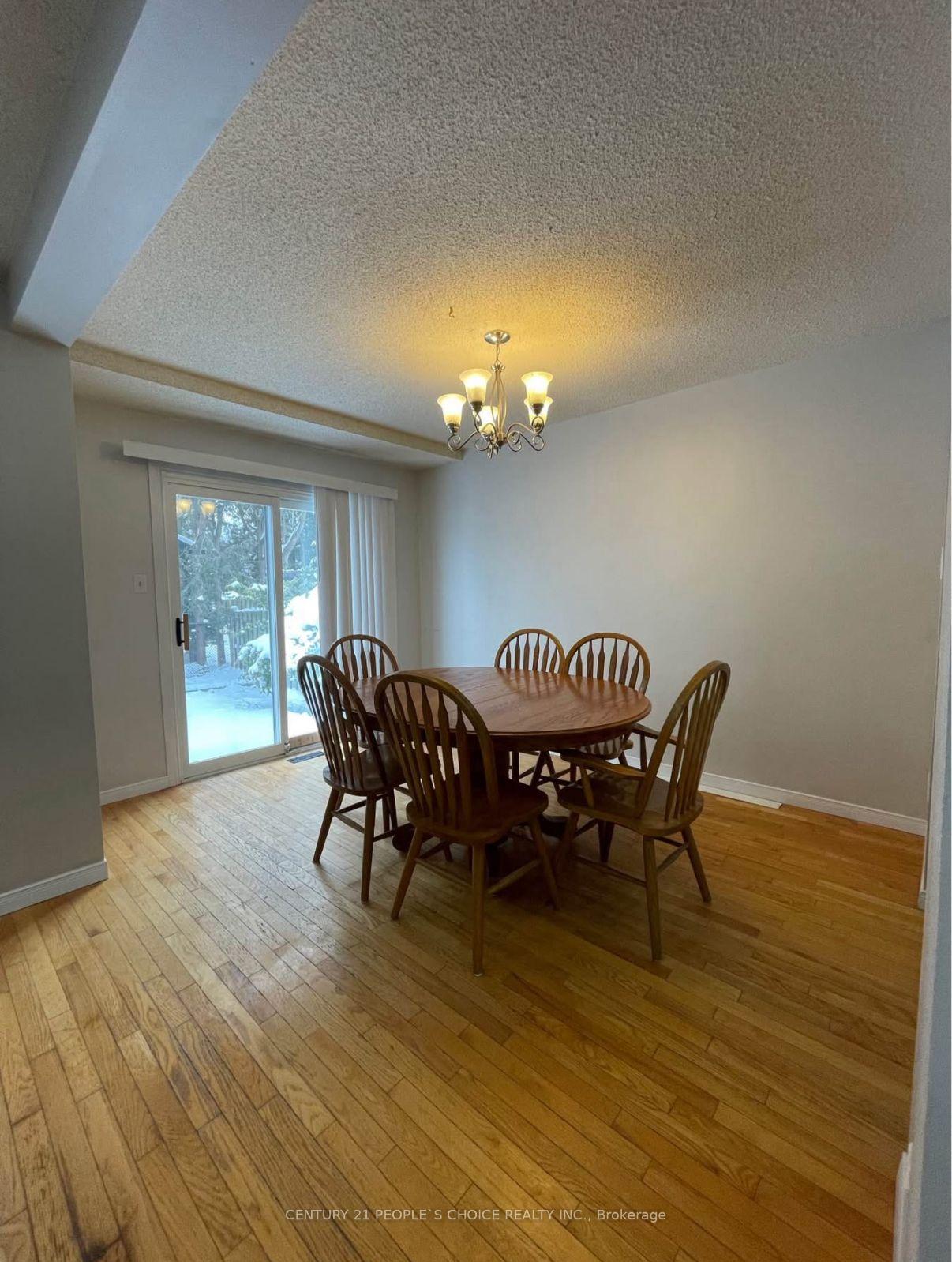 Photo 7 of Unit UPPER UNIT, 3 Blossom Avenue, Brampton, Downtown Brampton — HOMEH