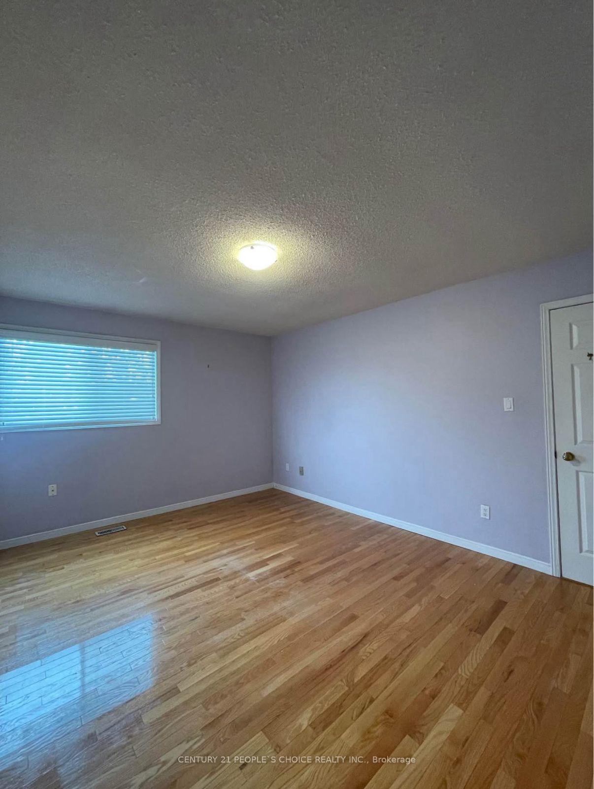 Photo 9 of Unit UPPER UNIT, 3 Blossom Avenue, Brampton, Downtown Brampton — HOMEH