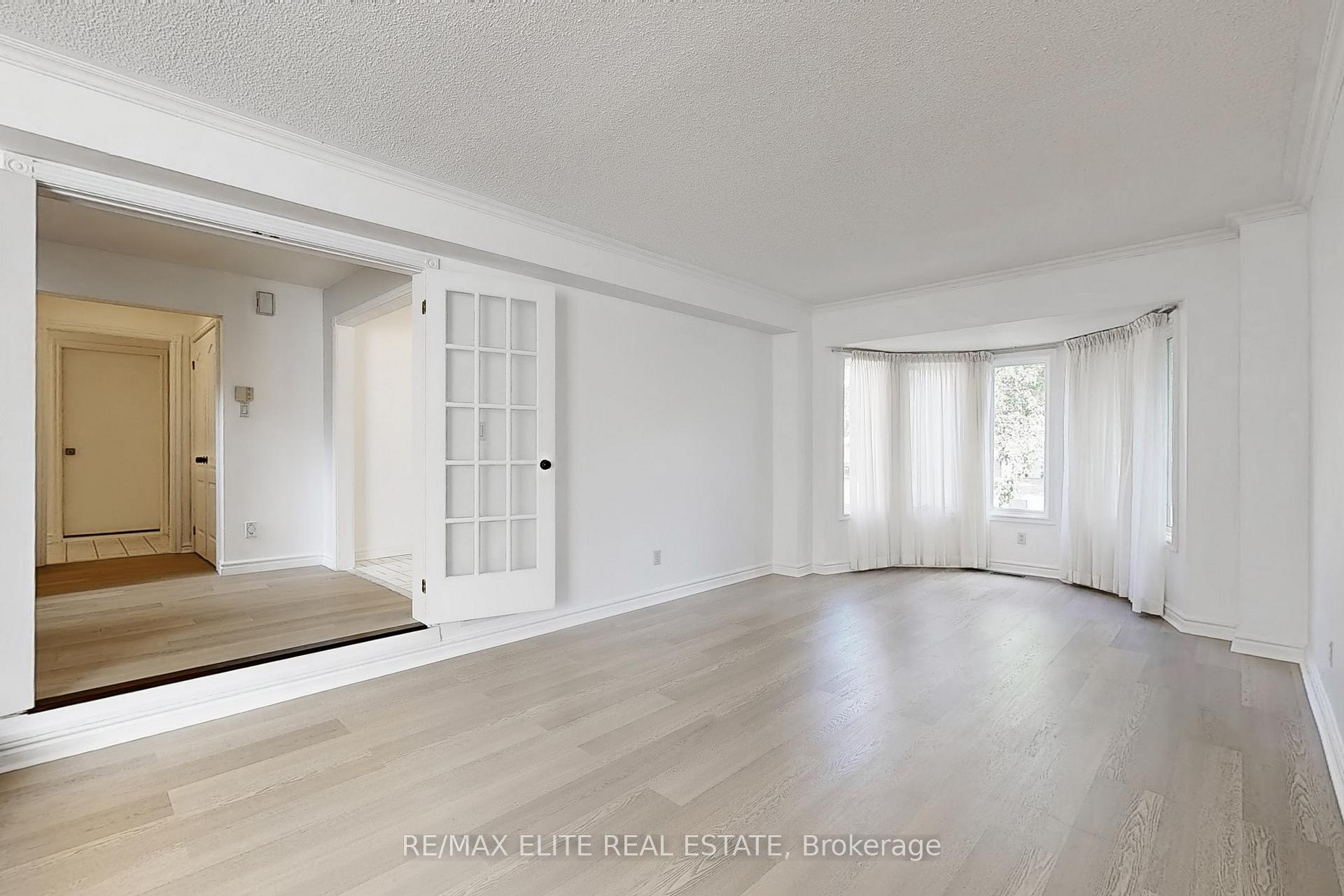 Photo 4 of 48 John Button Boulevard, Markham, Buttonville — HOMEH