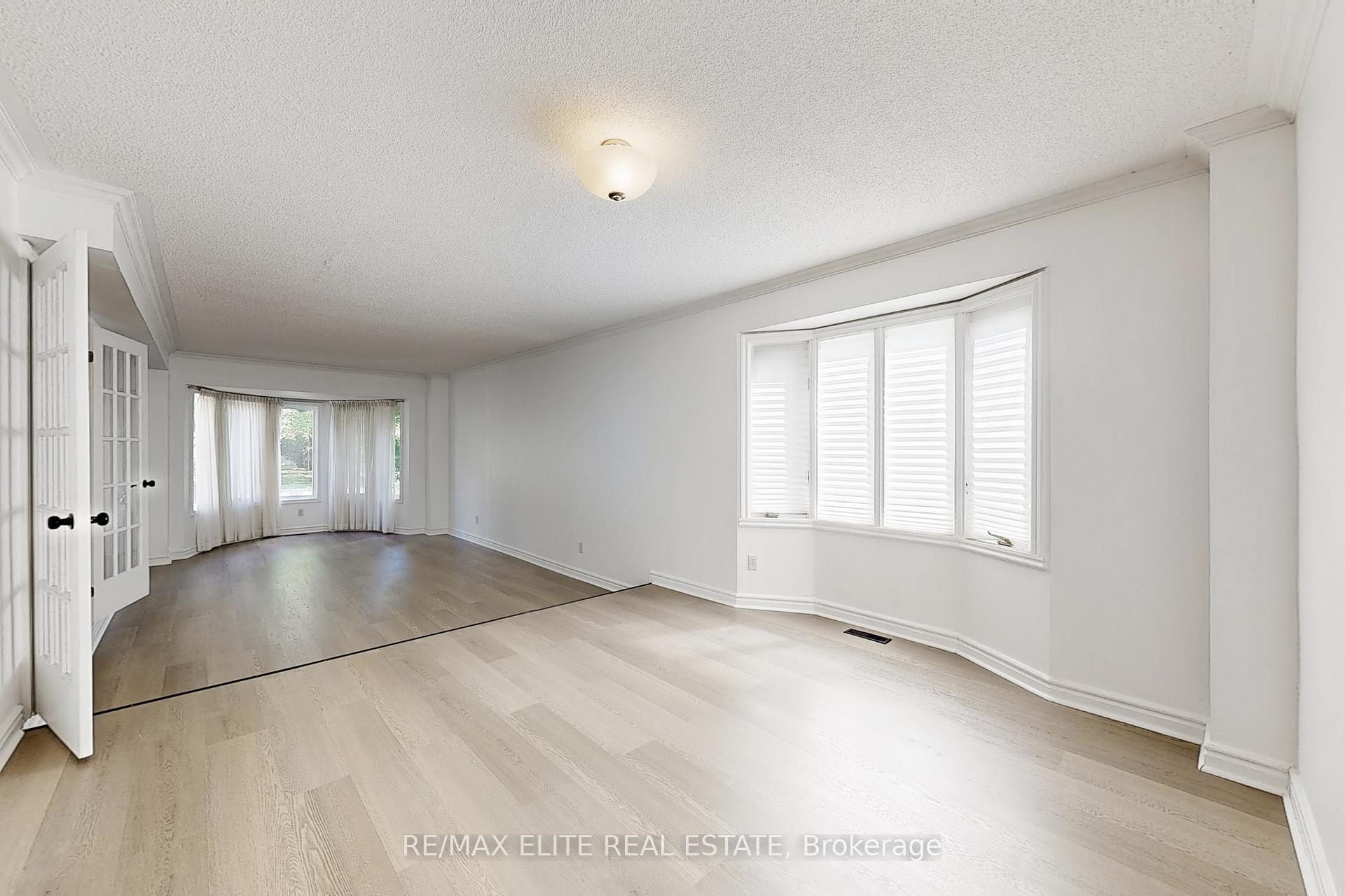 Photo 7 of 48 John Button Boulevard, Markham, Buttonville — HOMEH