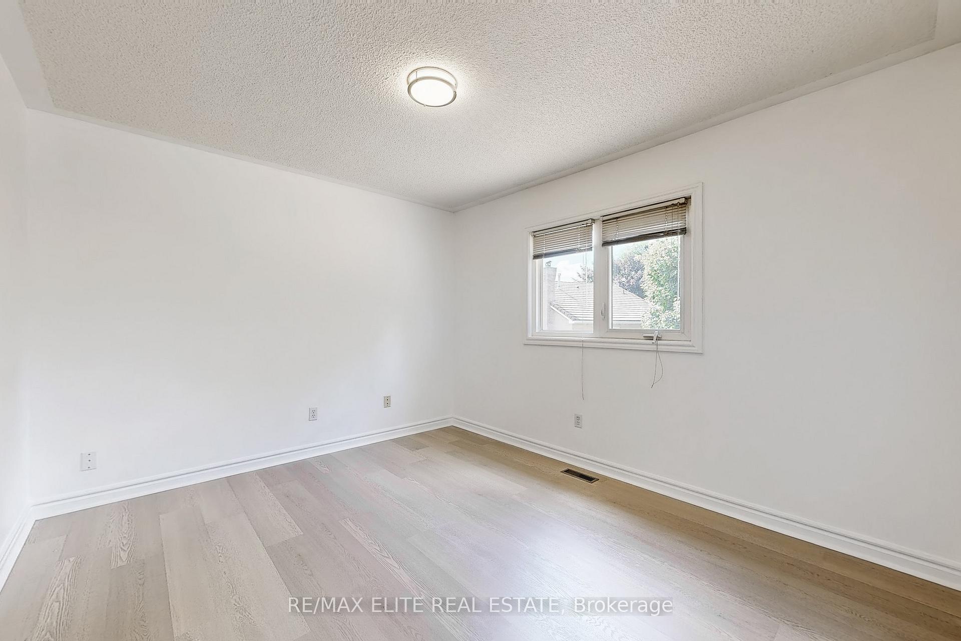 Photo 22 of 48 John Button Boulevard, Markham, Buttonville — HOMEH