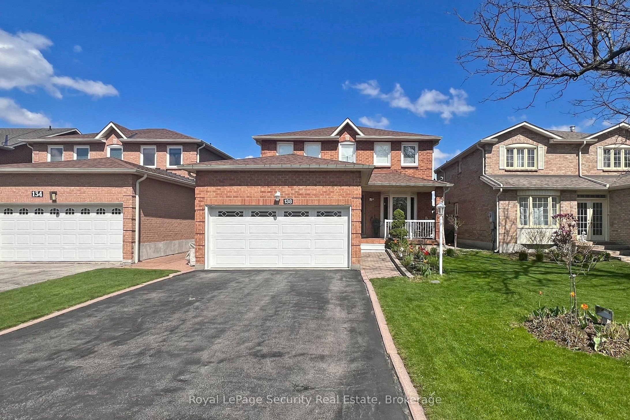 Front of 138 Largo Crescent